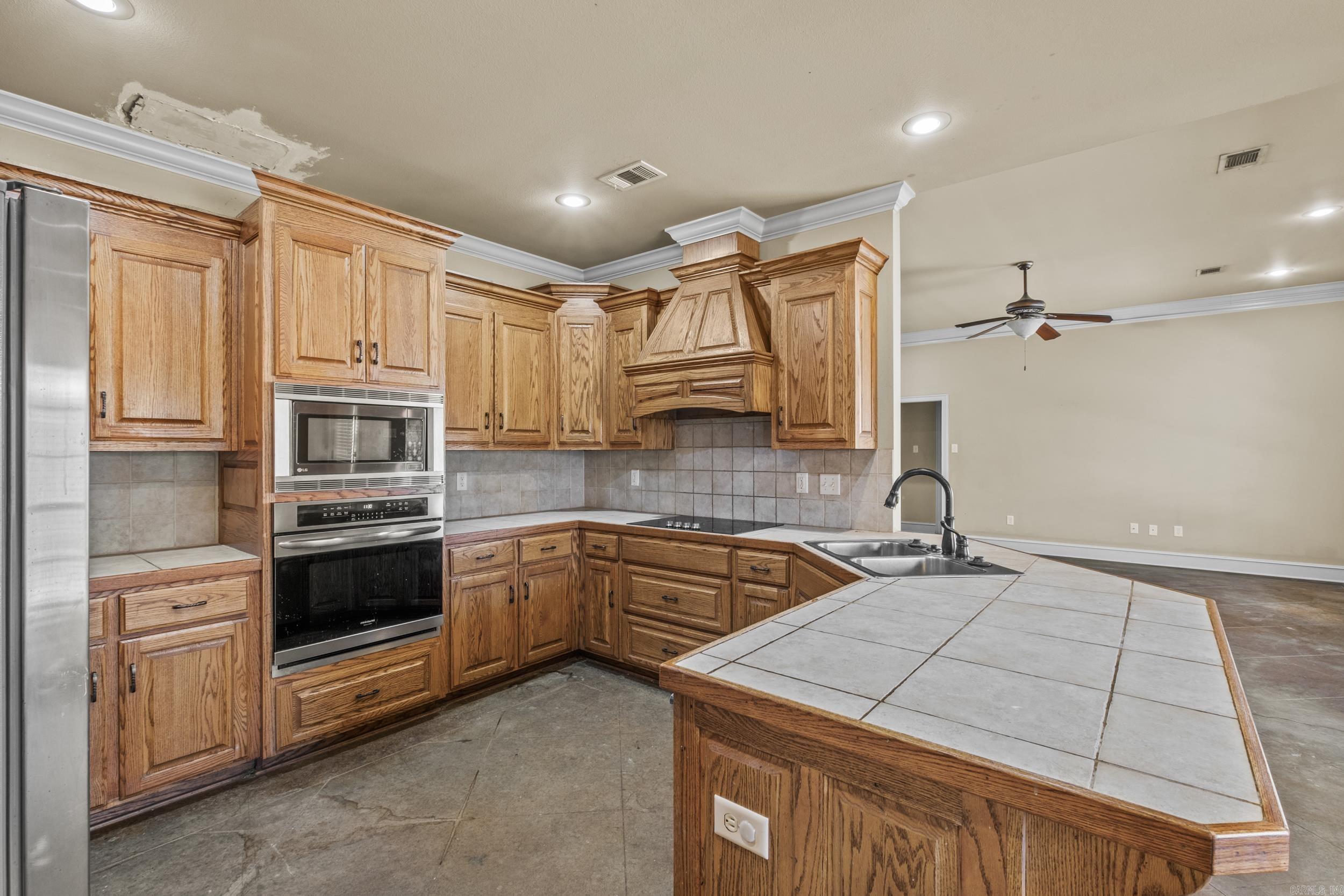 209  Round Mountain  El Paso, AR