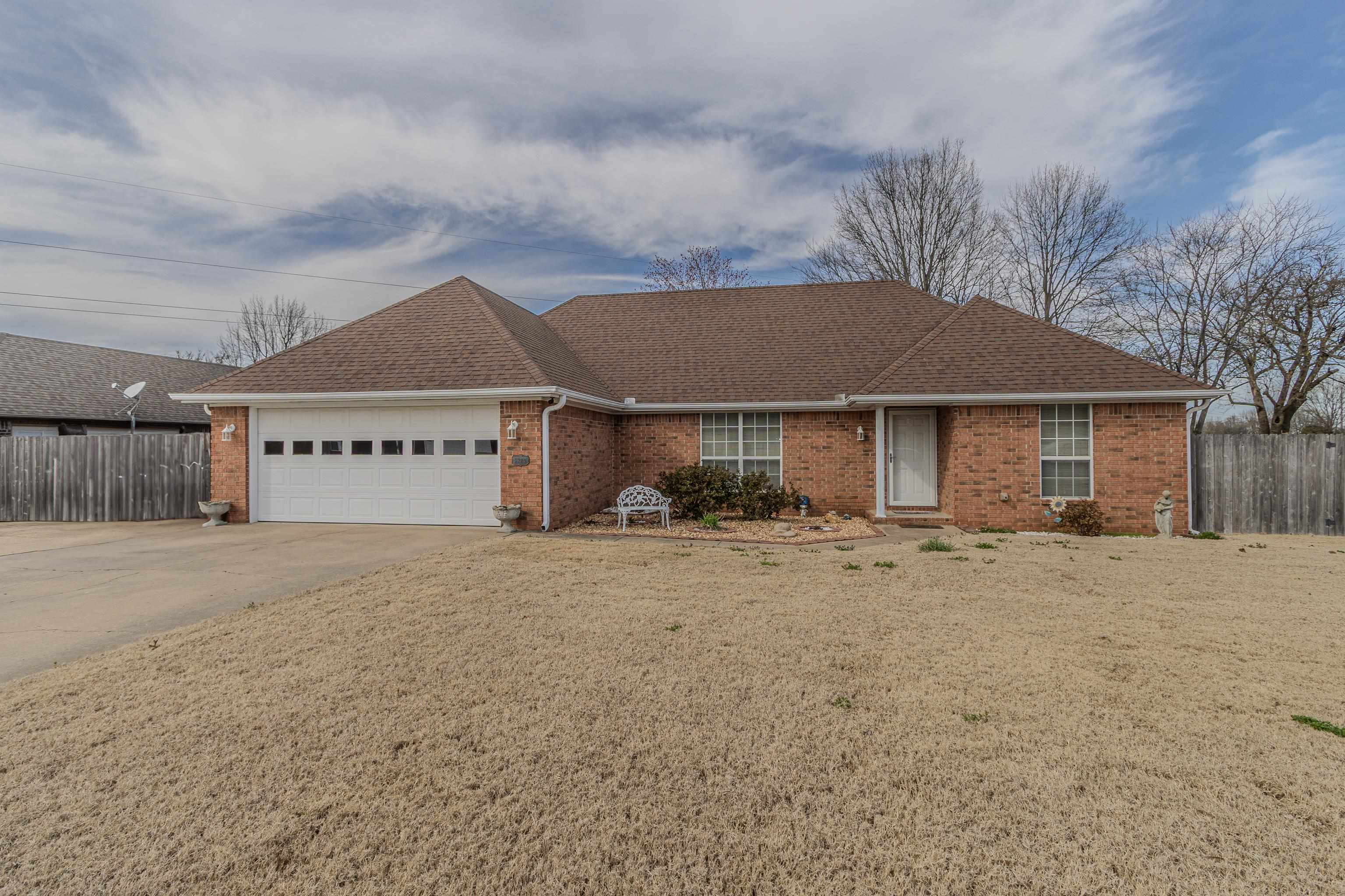 3205 Stonegate Dr