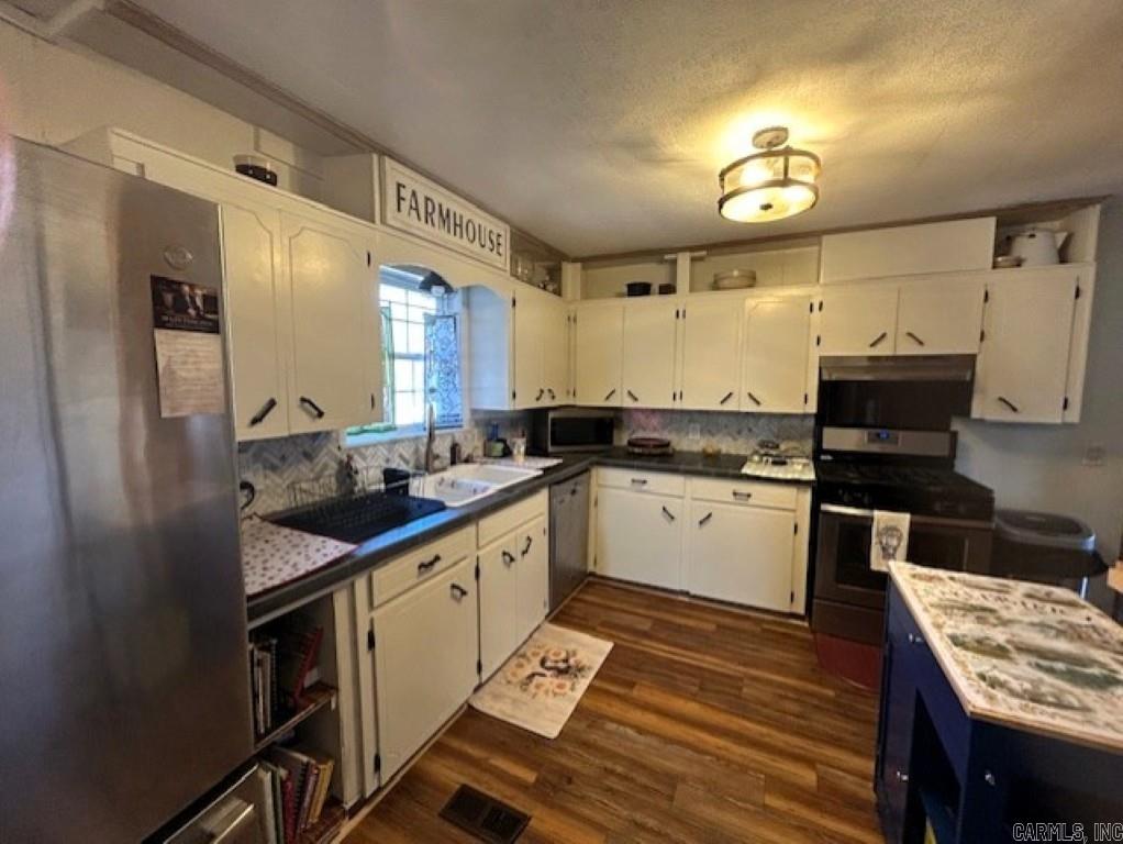 1605  Maple  Mountain View, AR