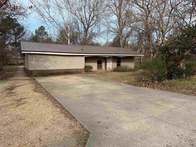 686 N 2nd  Piggott, AR