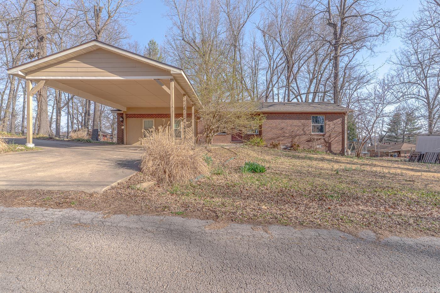 130  Patricia  Mammoth Spring, AR