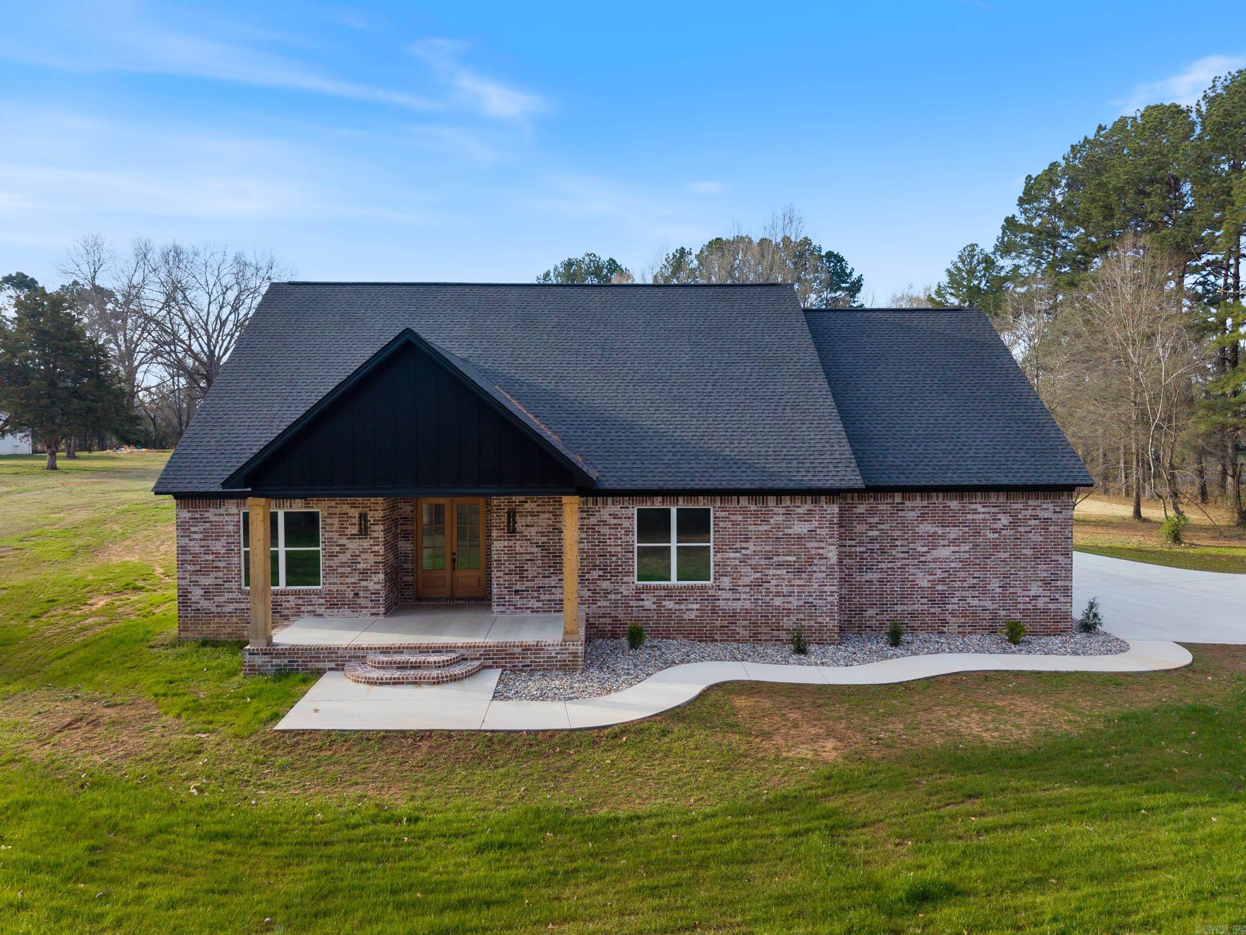 270  Arrowhead  Greenbrier, AR