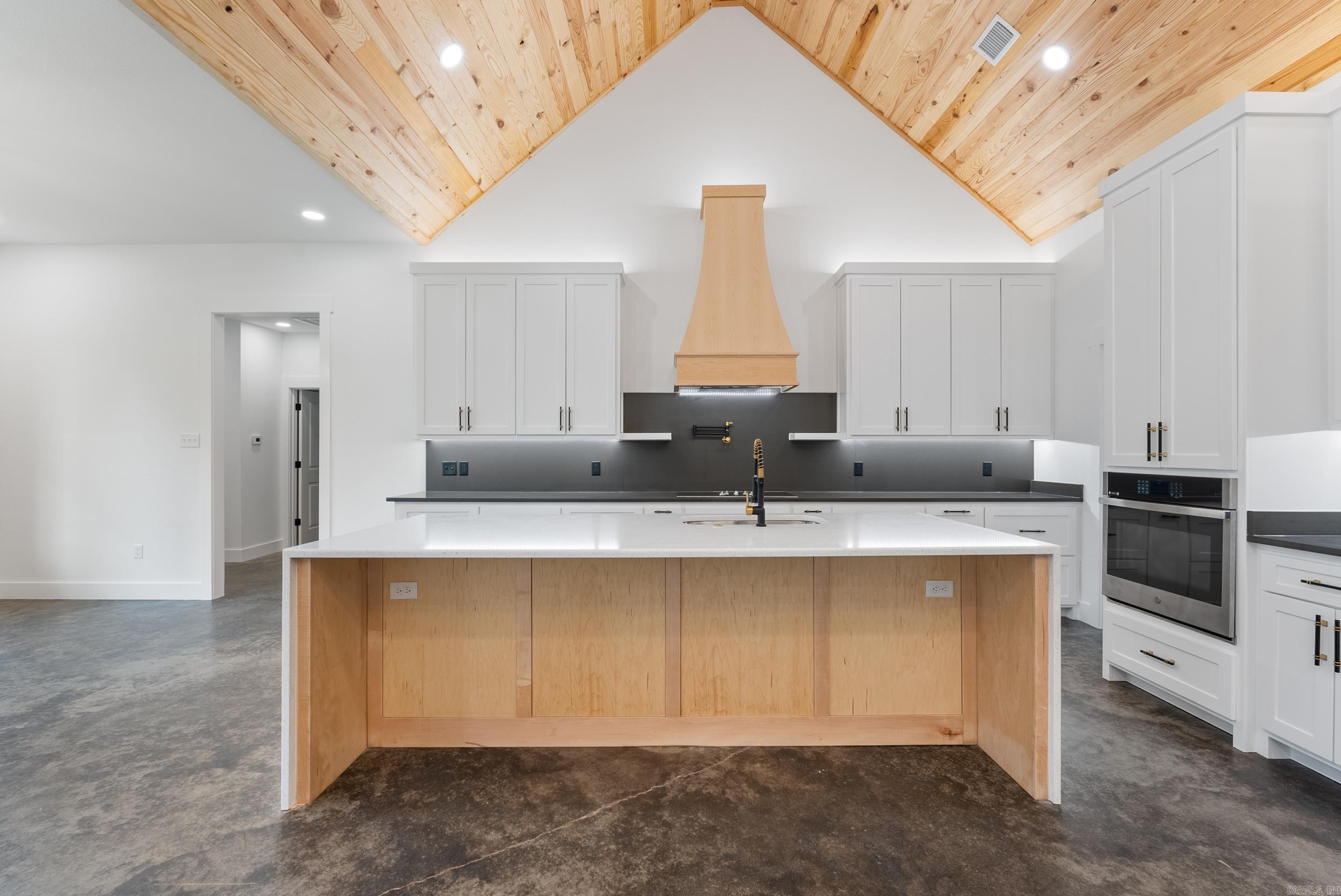 270  Arrowhead  Greenbrier, AR
