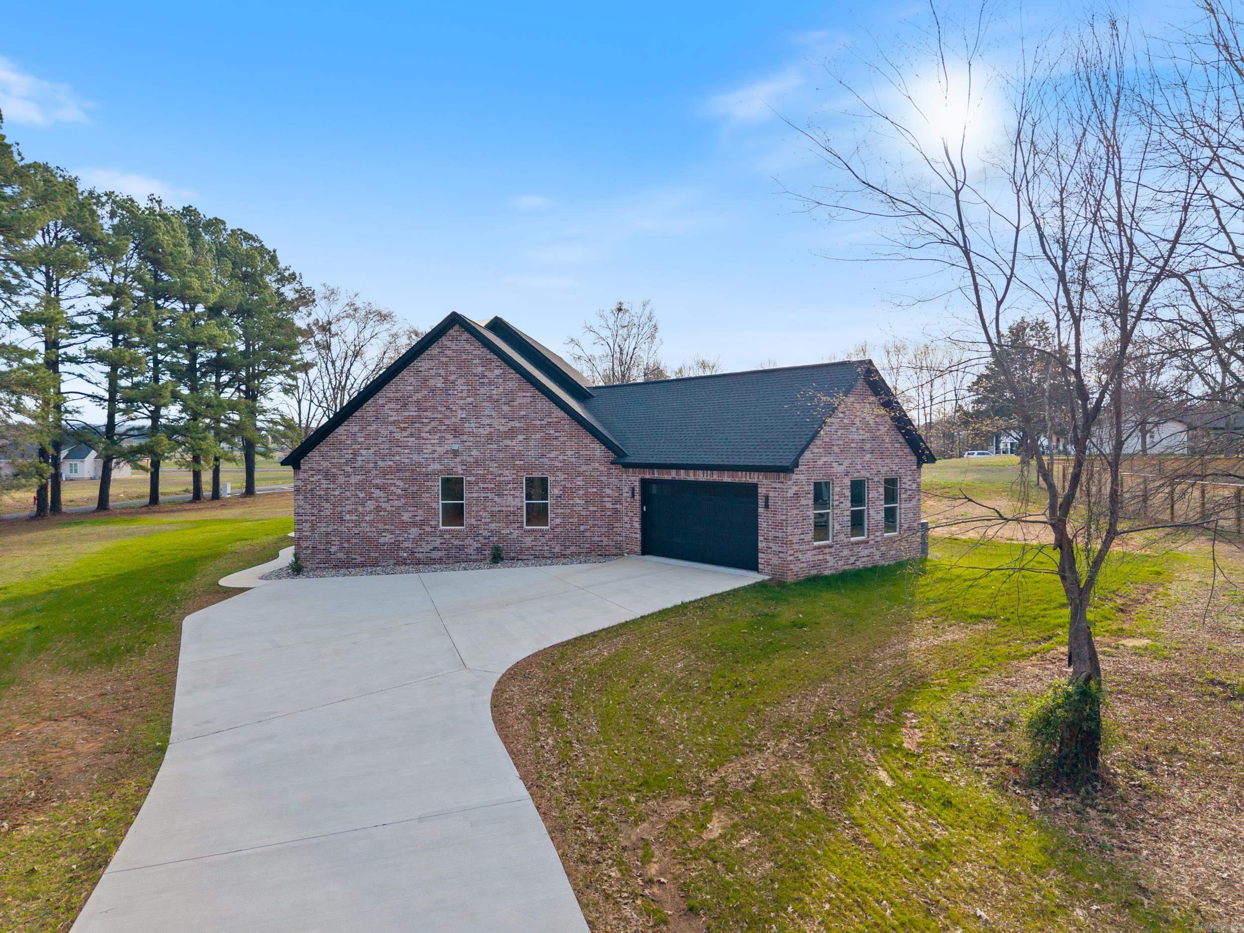 270  Arrowhead  Greenbrier, AR