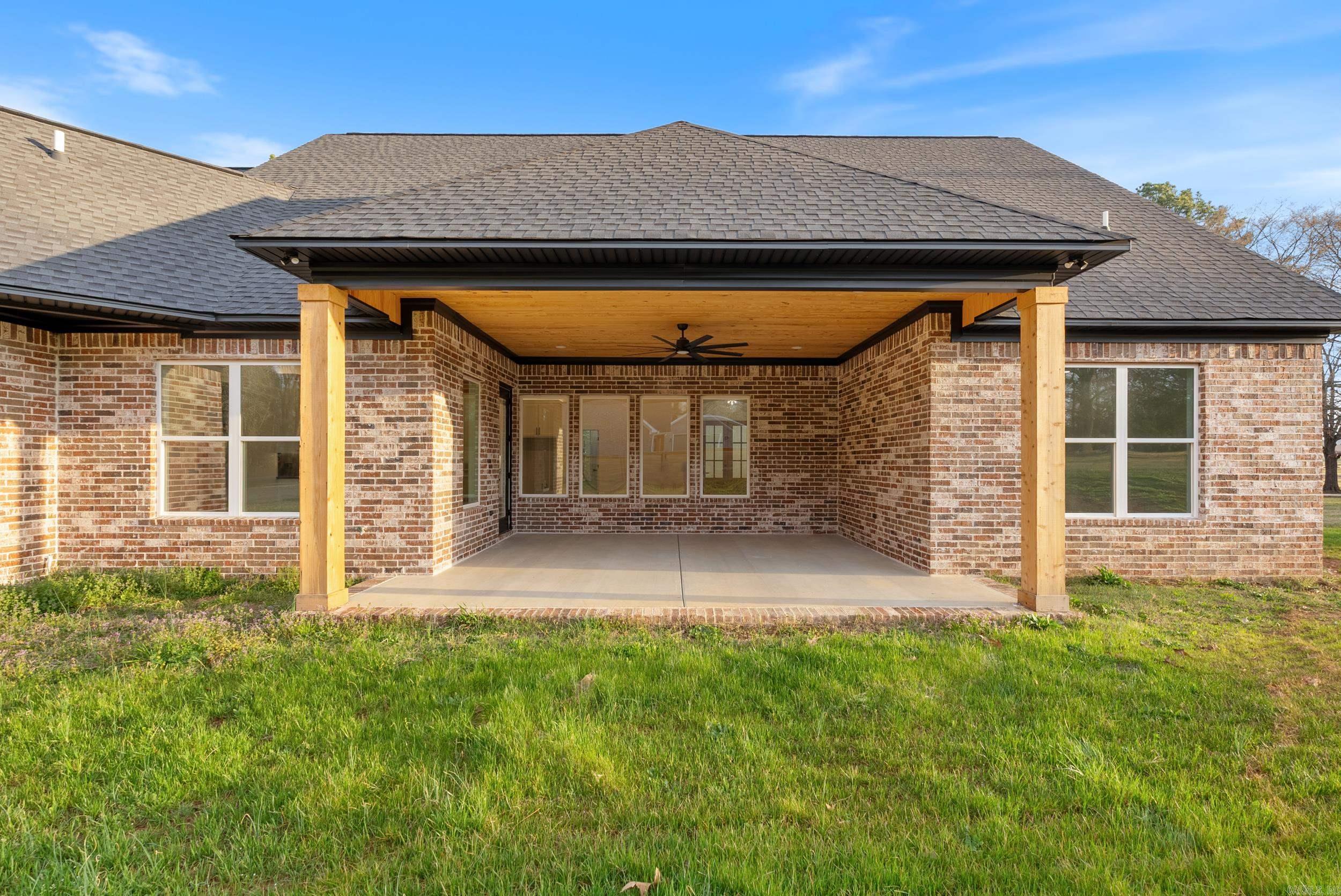 270  Arrowhead  Greenbrier, AR