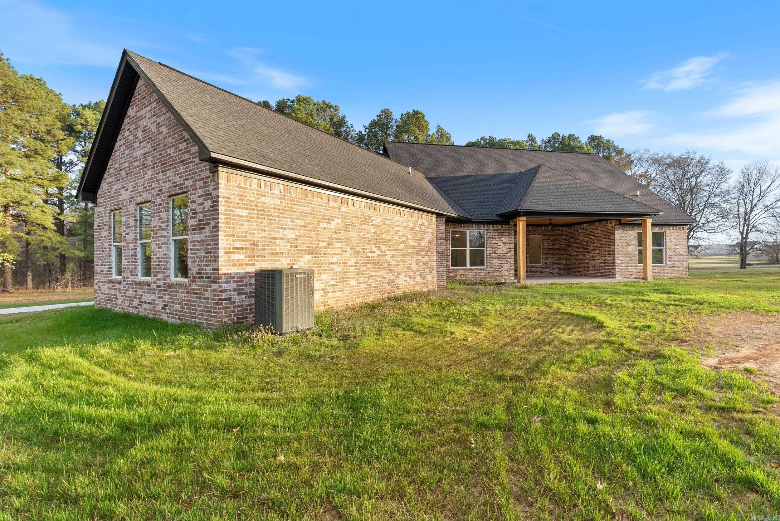 270  Arrowhead  Greenbrier, AR
