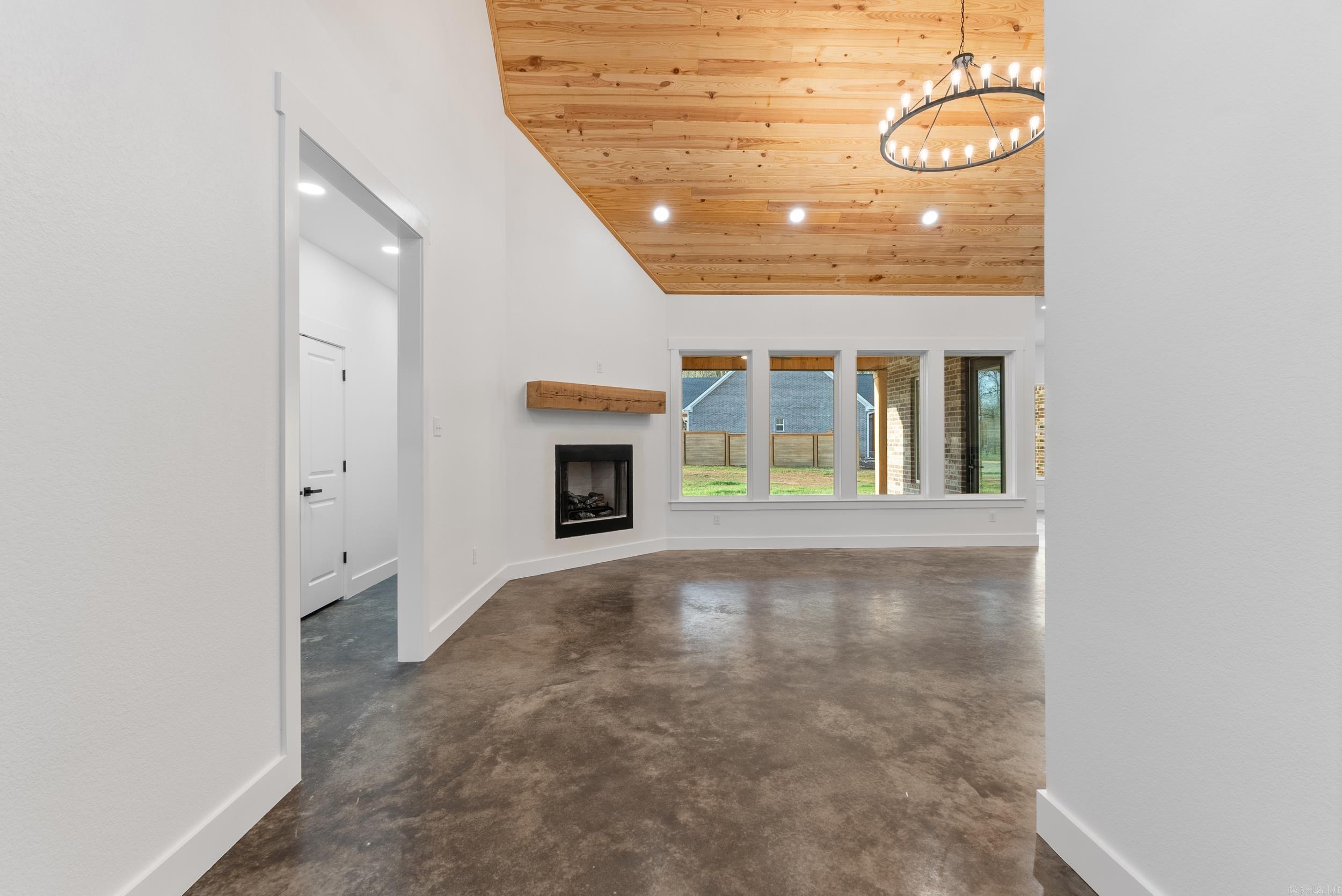 270  Arrowhead  Greenbrier, AR