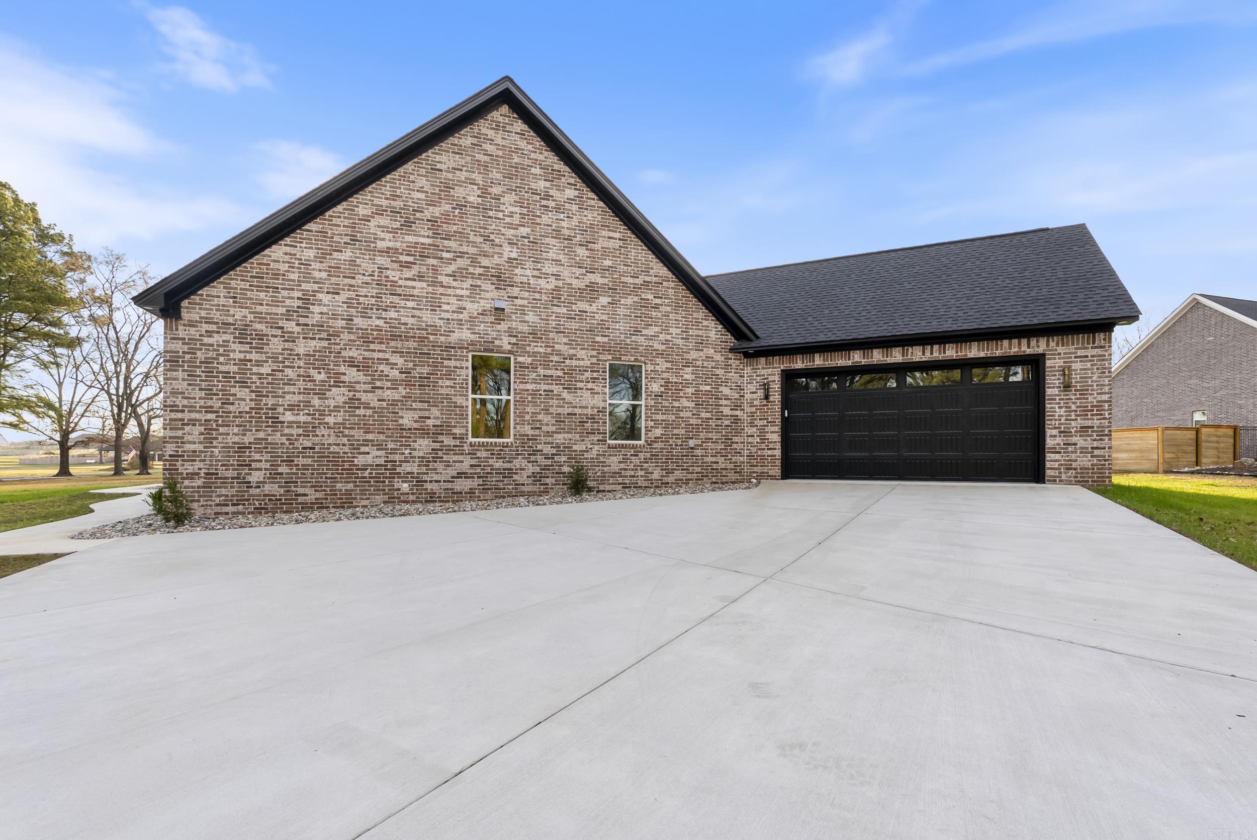 270  Arrowhead  Greenbrier, AR