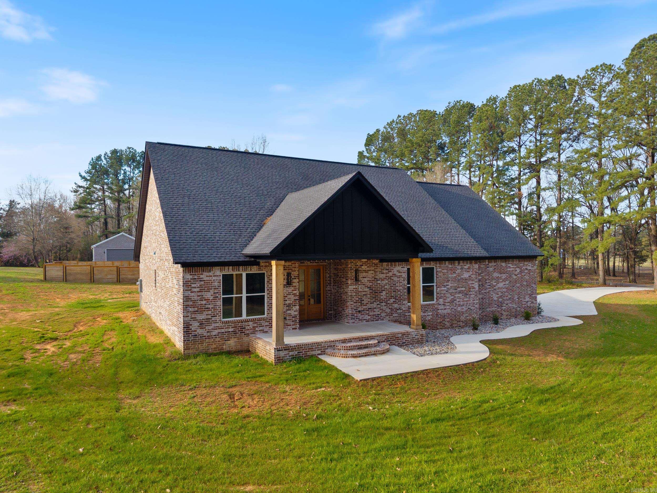 270  Arrowhead  Greenbrier, AR
