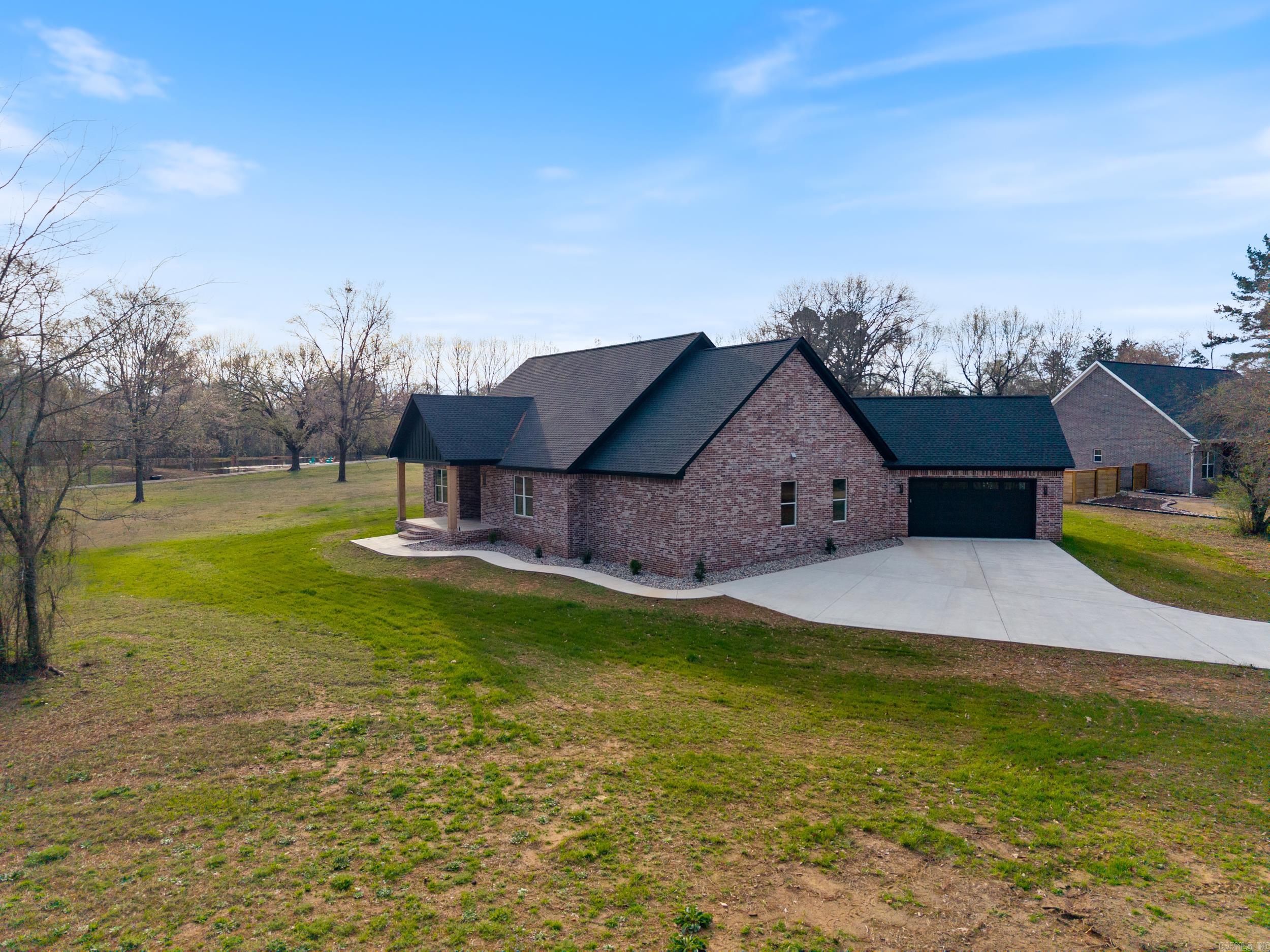 270  Arrowhead  Greenbrier, AR