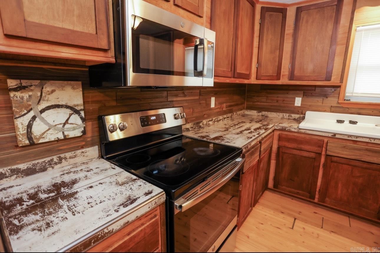 1856  River  Pottsville, AR