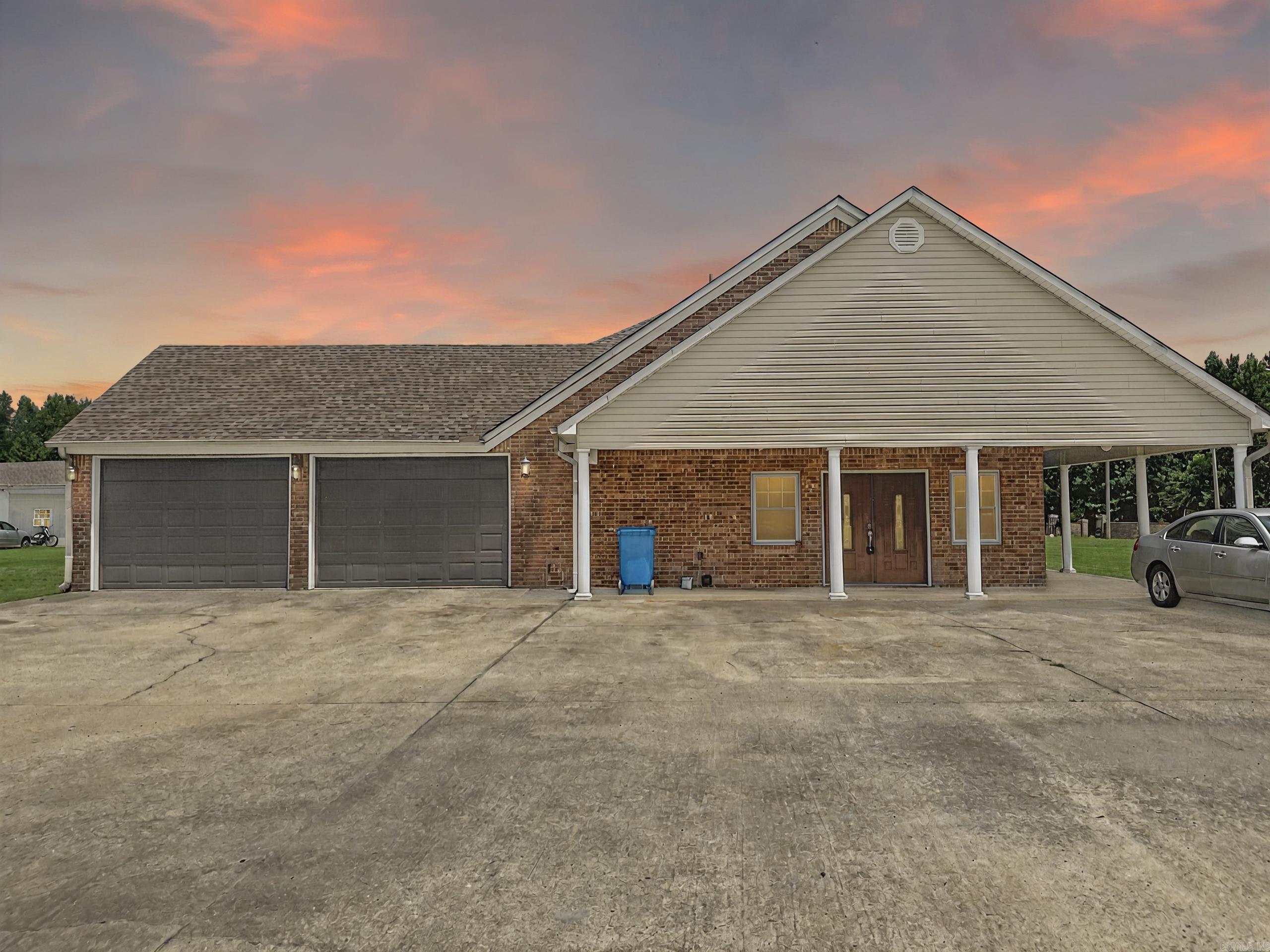 3 Conrad Cove