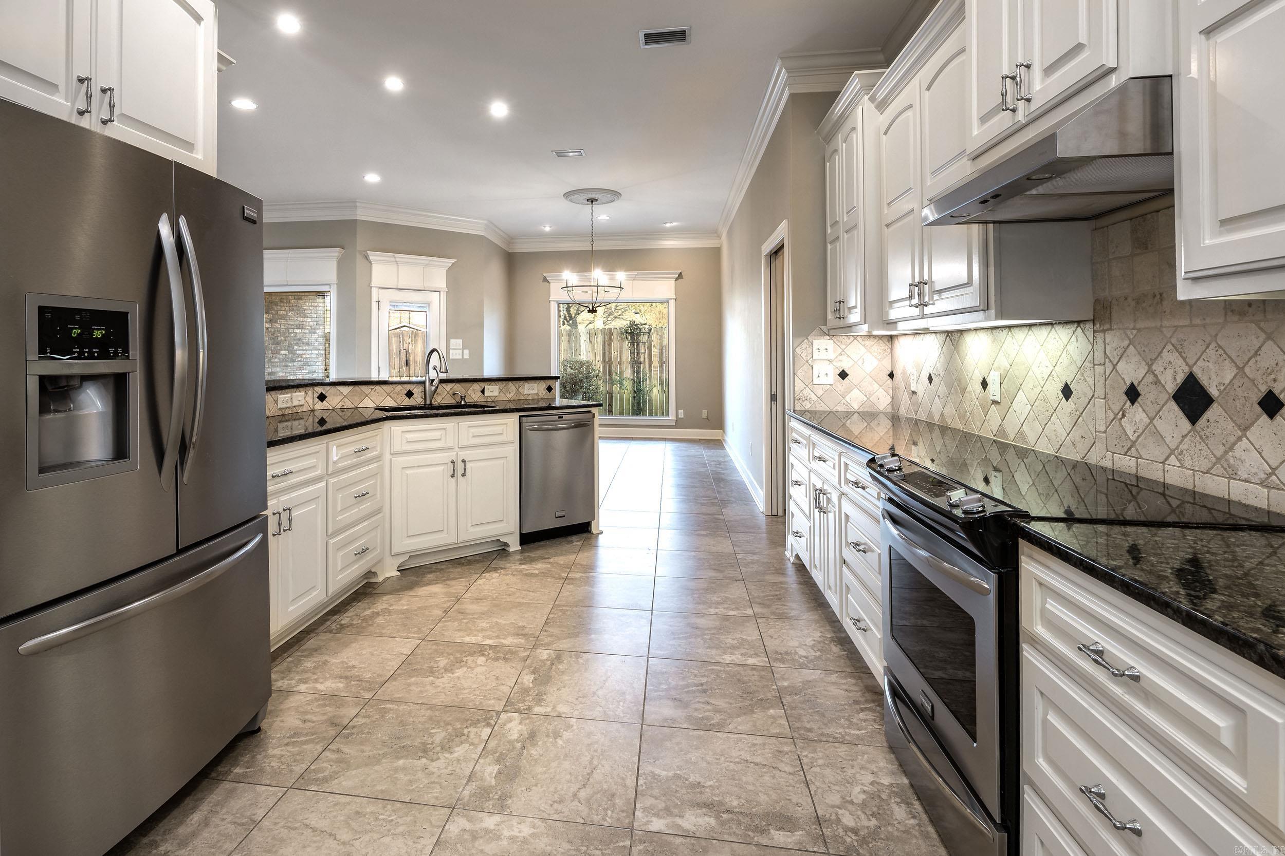 5 Stone Creek Court Little Rock, AR 72227
