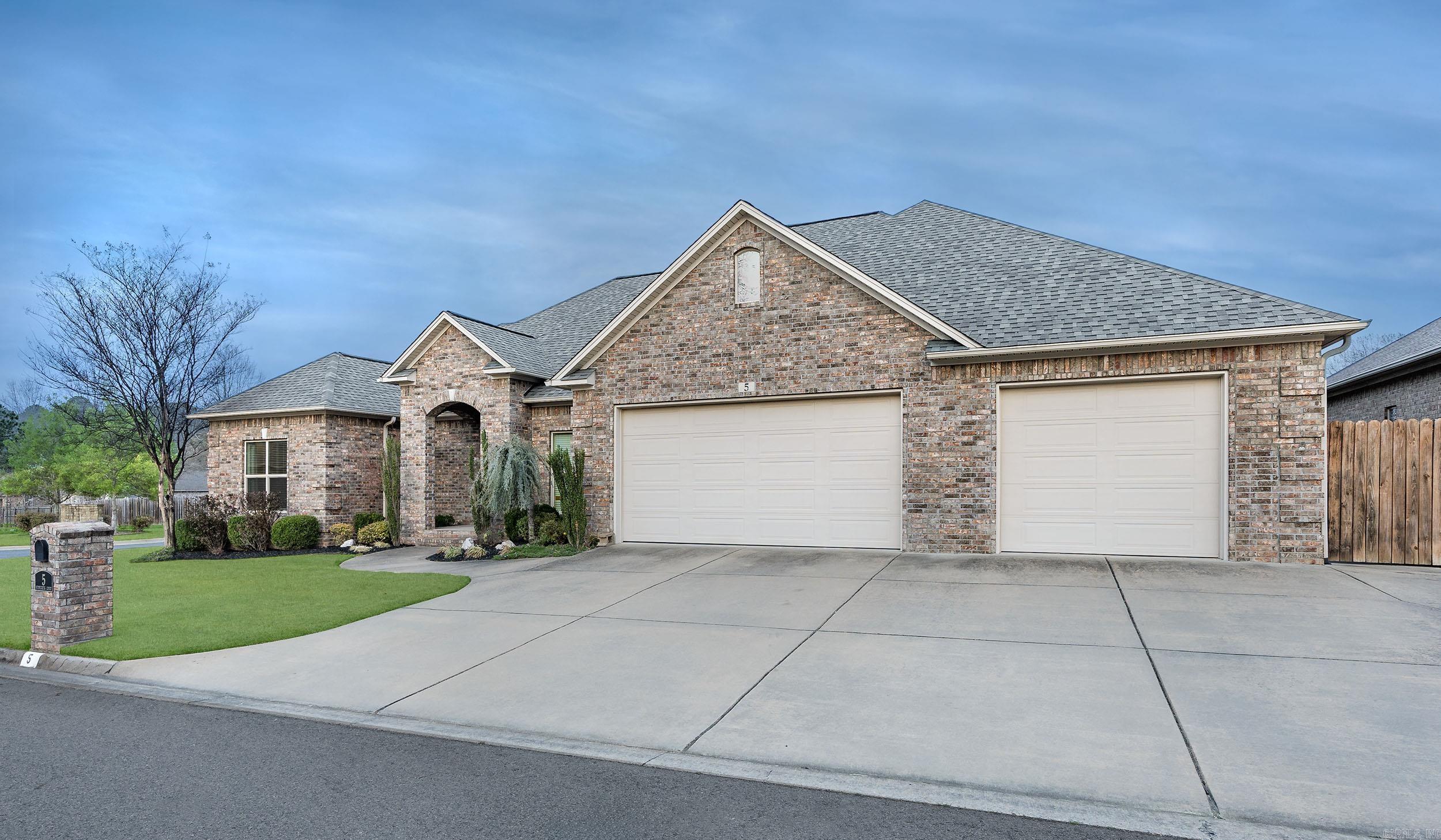5 Stone Creek Court Little Rock, AR 72227