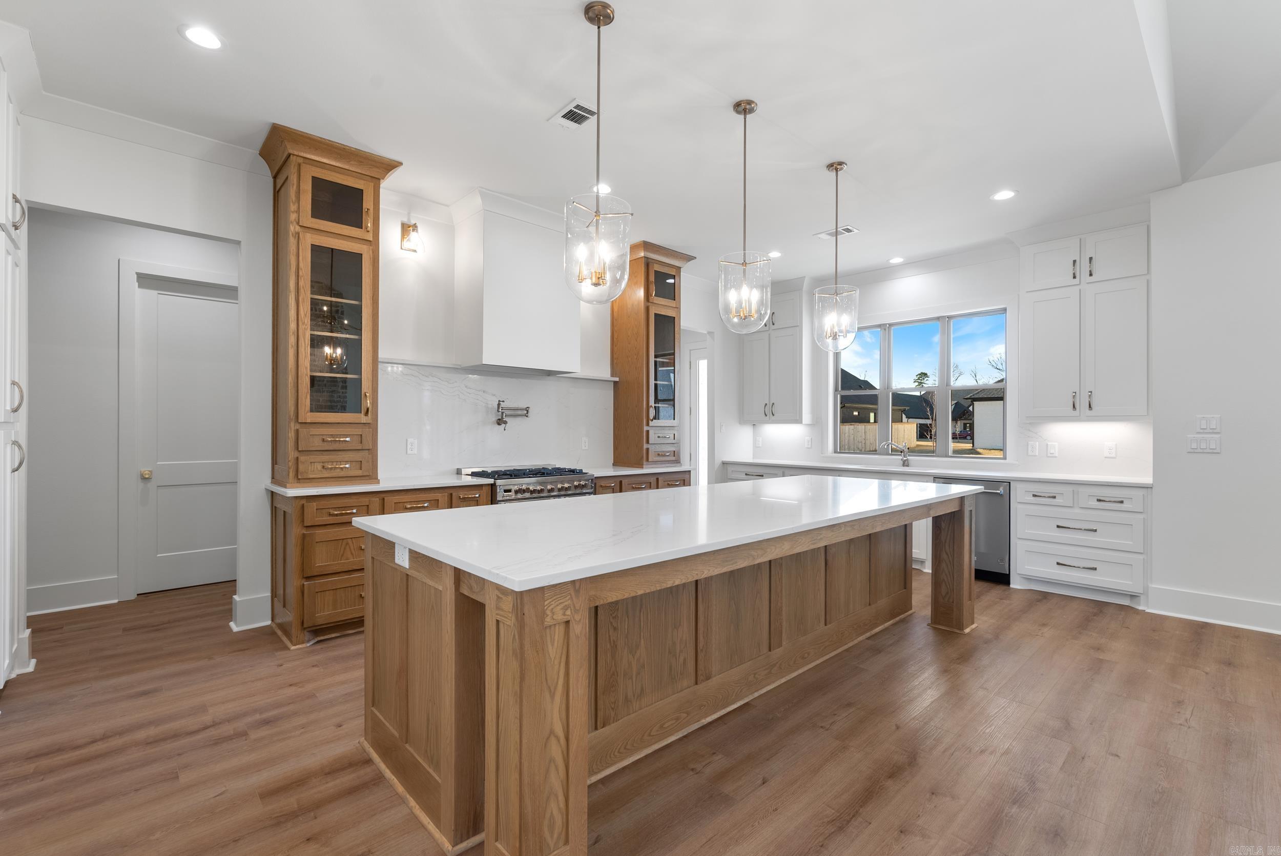 7417 Lake Point Circle Benton, AR 72019
