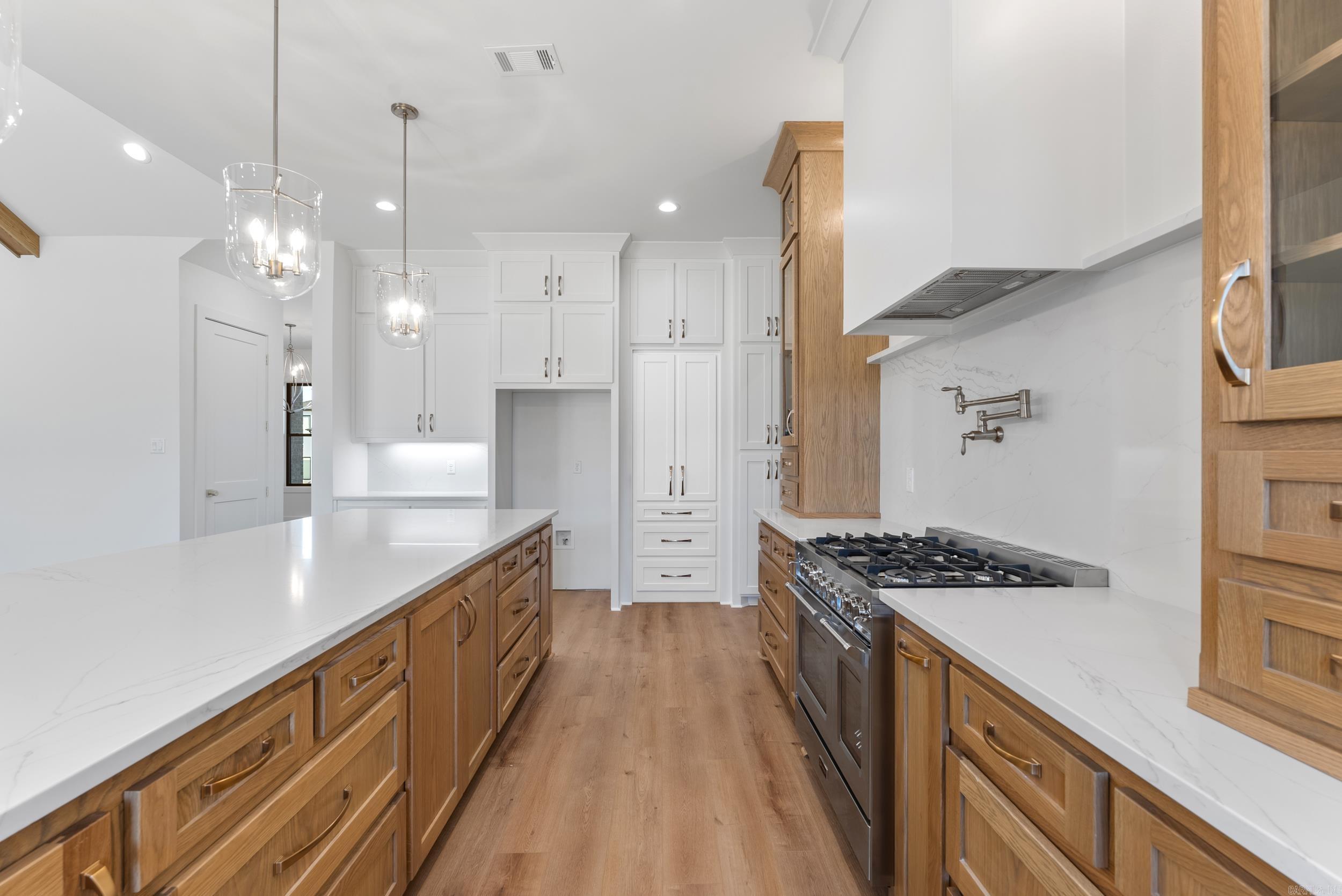7417 Lake Point Circle Benton, AR 72019