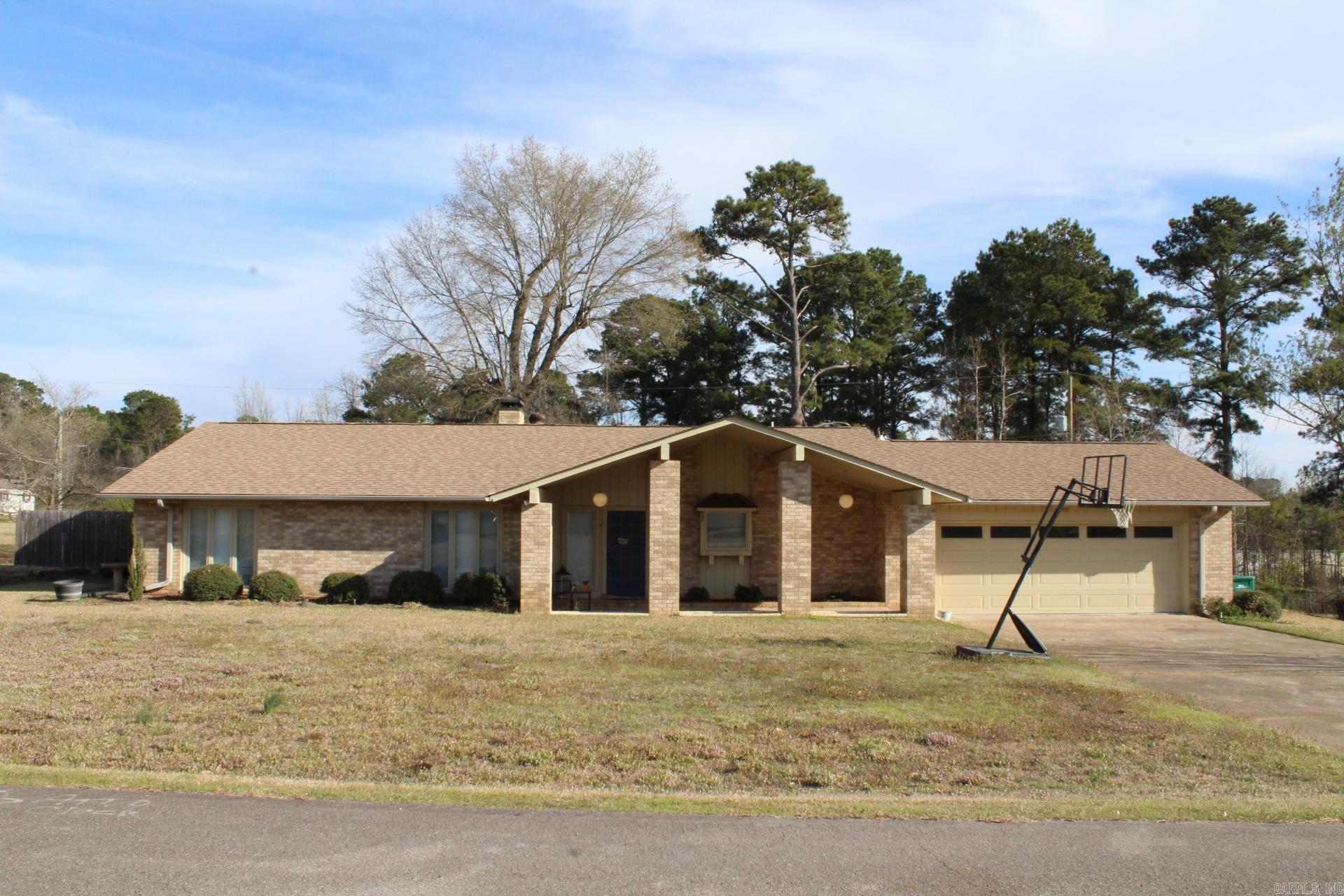 908  Ash  Nashville, AR