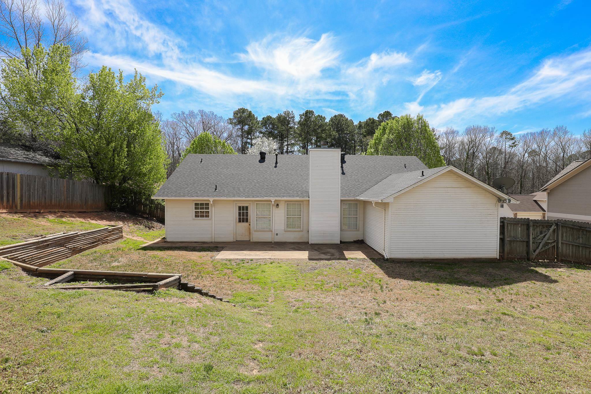 1004 Stamford Dr  Benton, AR