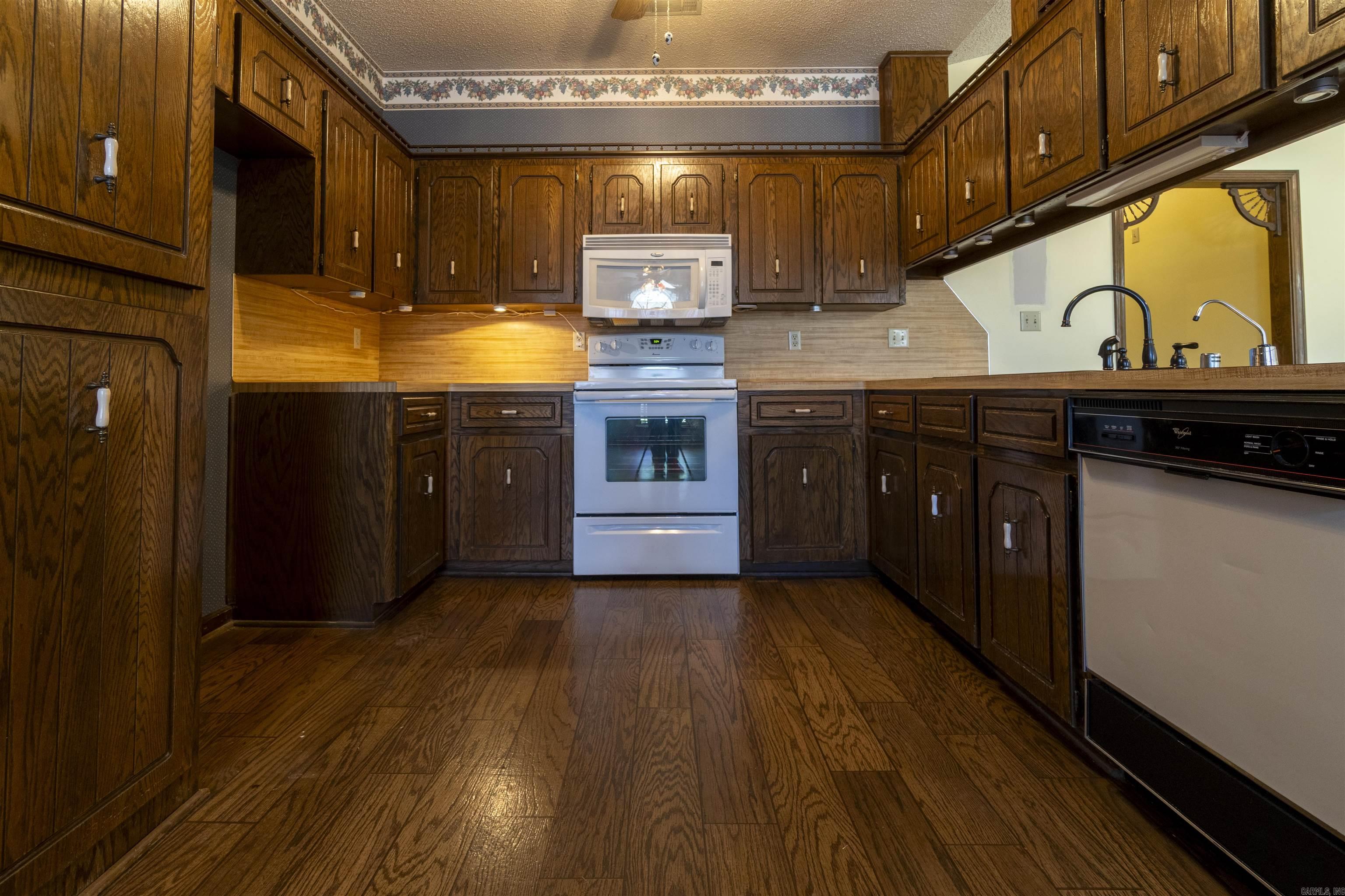 207  Amber Oaks Dr  Sherwood, AR