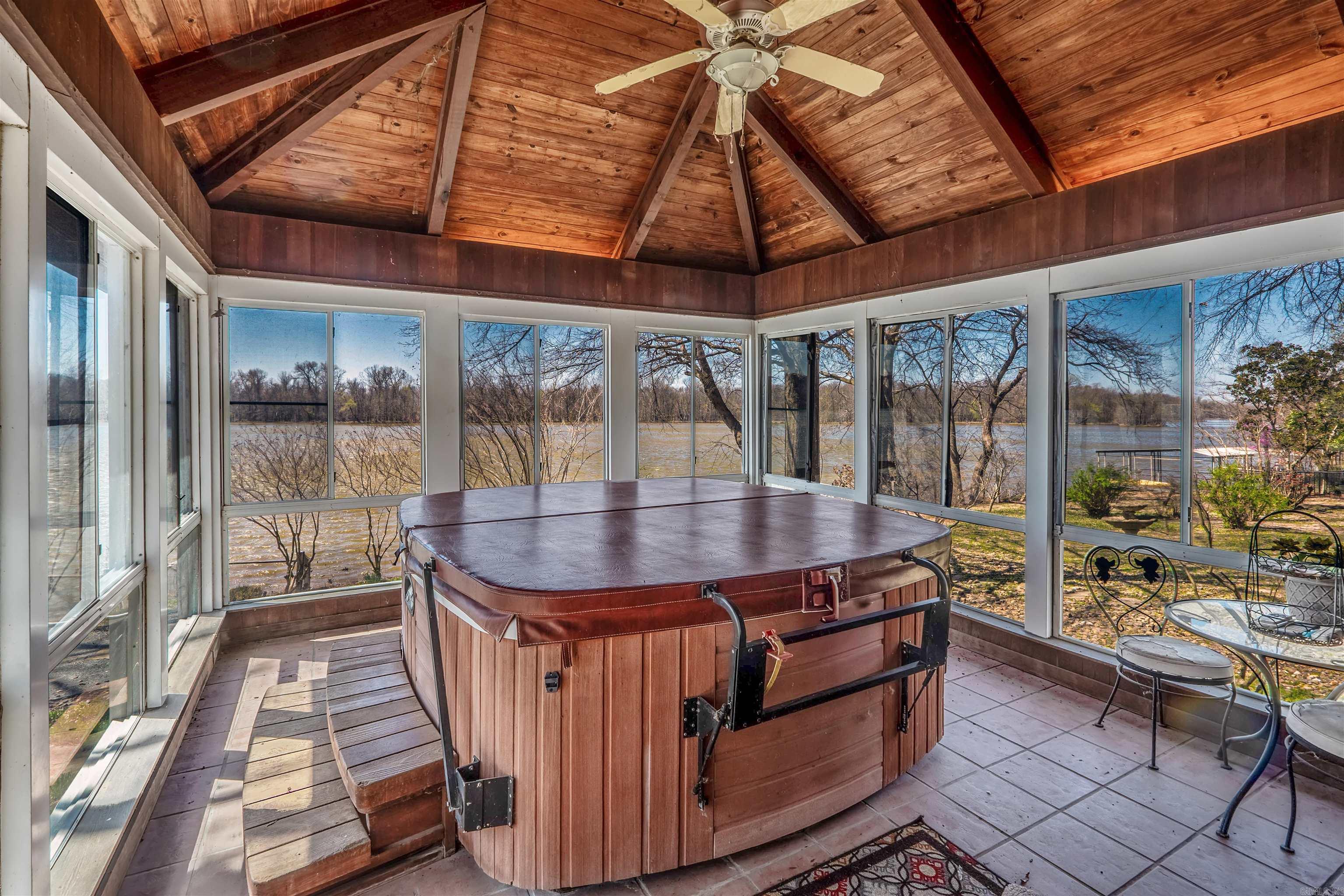 32  Riverwood Cove  Maumelle, AR