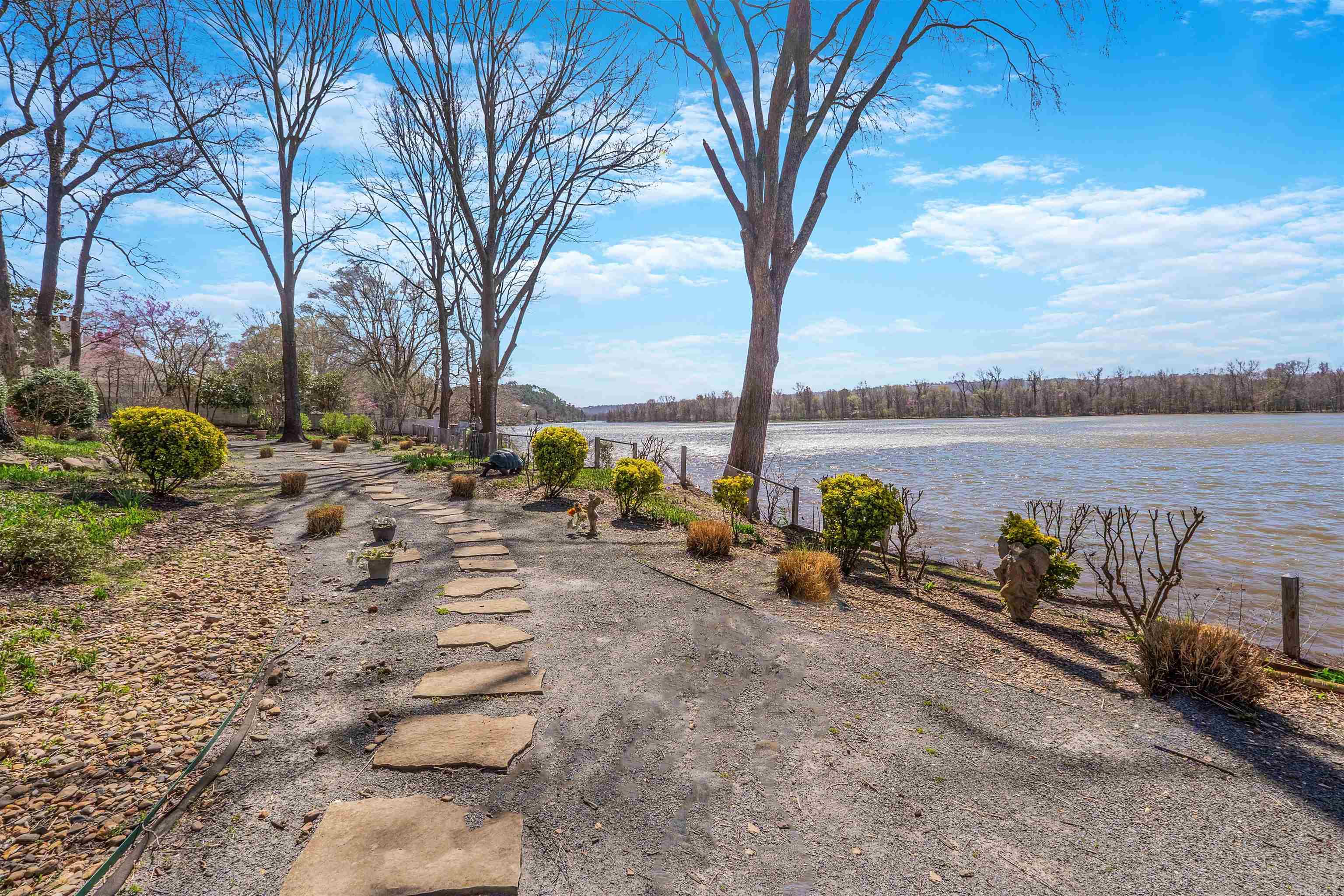 32  Riverwood Cove  Maumelle, AR