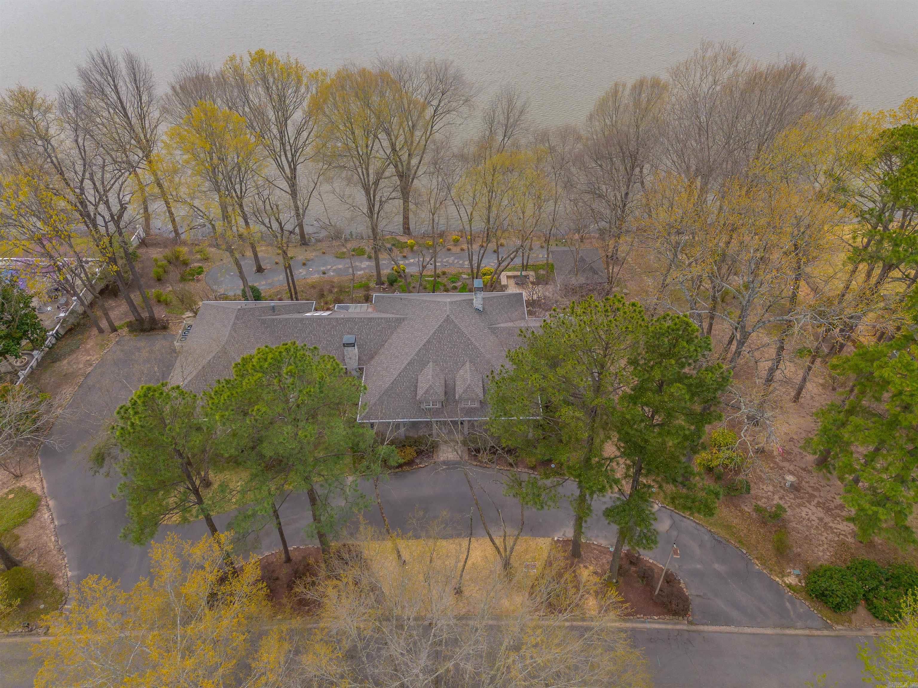 32  Riverwood Cove  Maumelle, AR