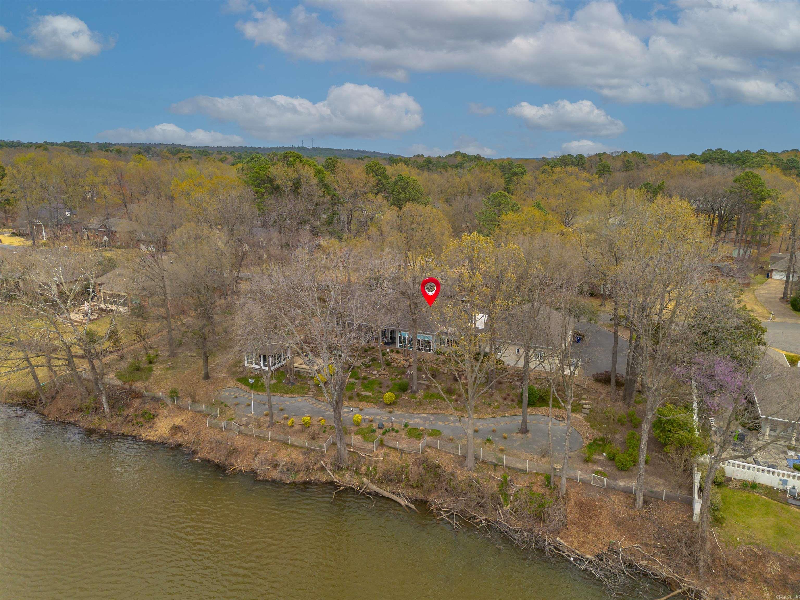 32  Riverwood Cove  Maumelle, AR