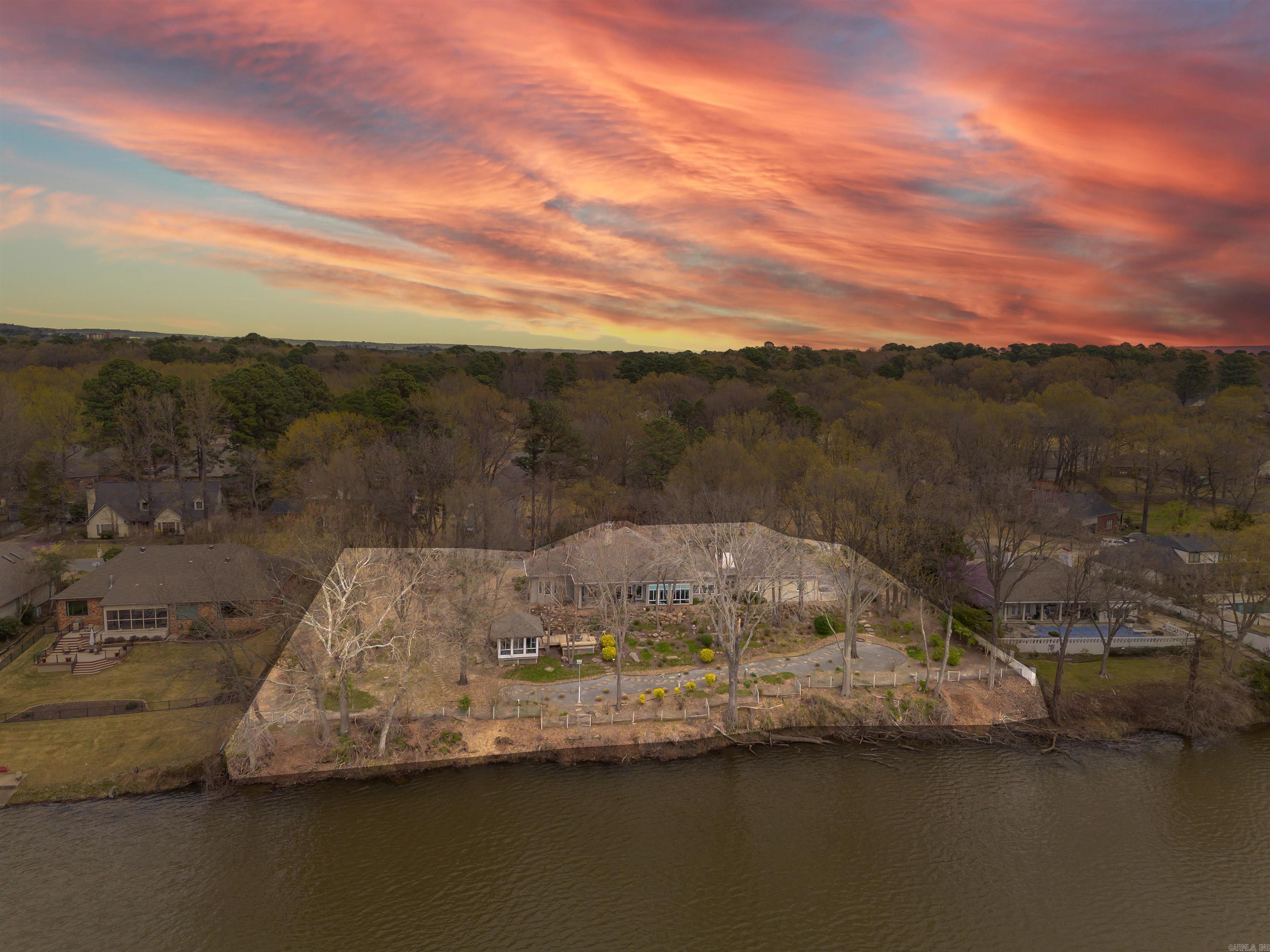 32  Riverwood Cove  Maumelle, AR