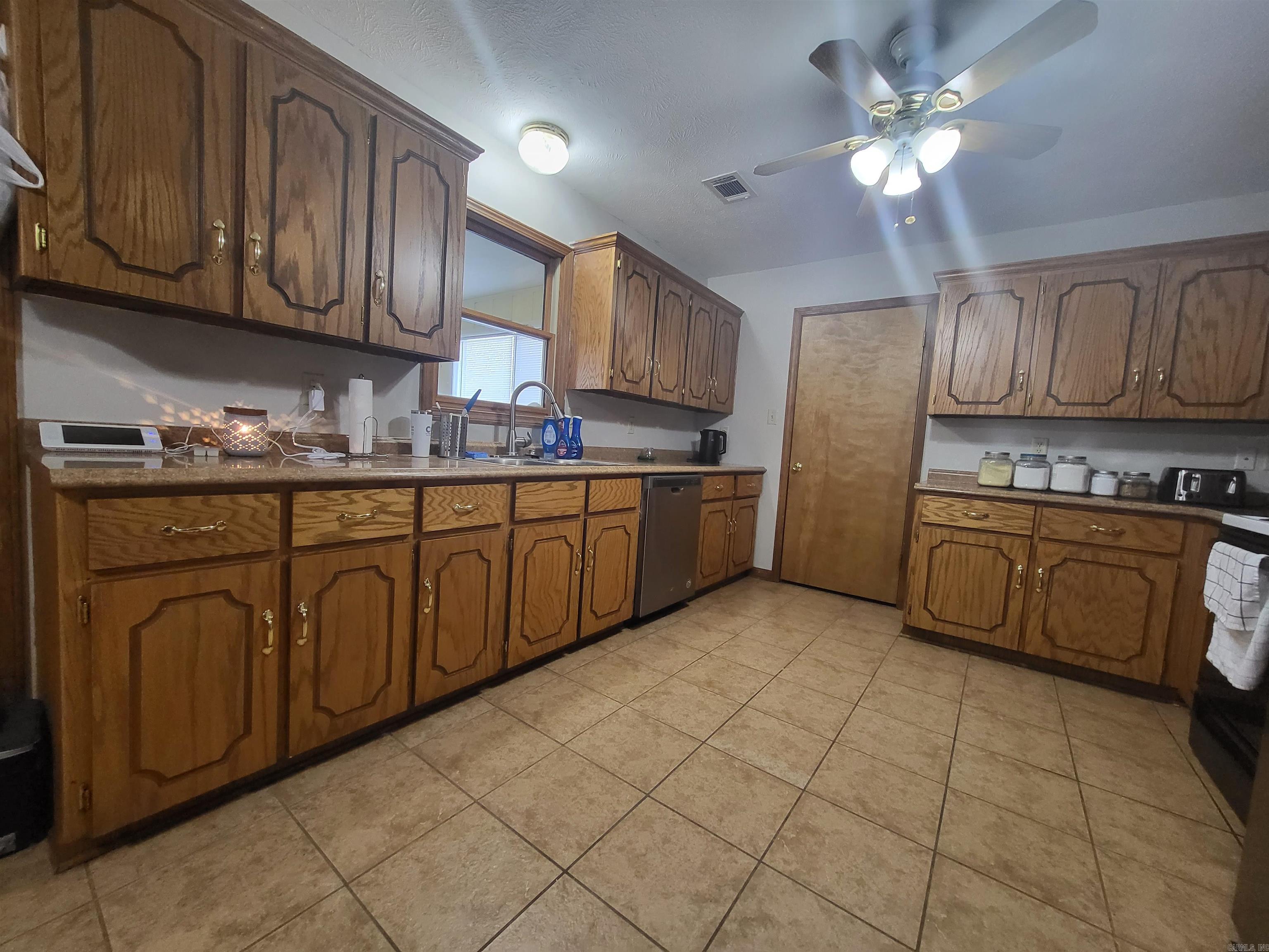 24  Newcastle  Cabot, AR