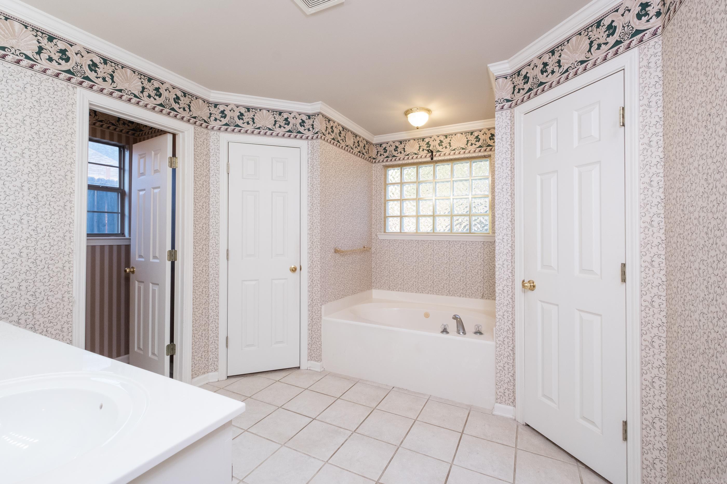 1919 Brookford Drive Little Rock, AR 72211