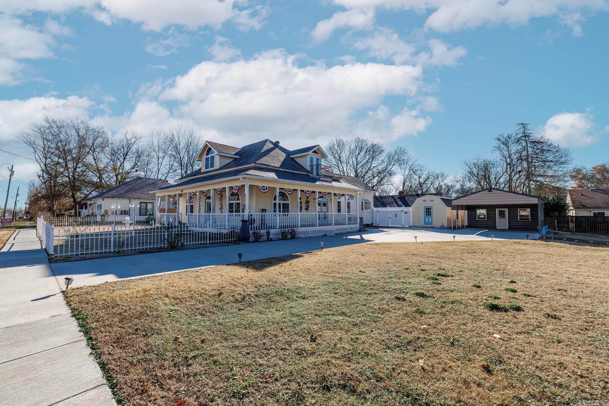 1043  Clinton  Arkadelphia, AR