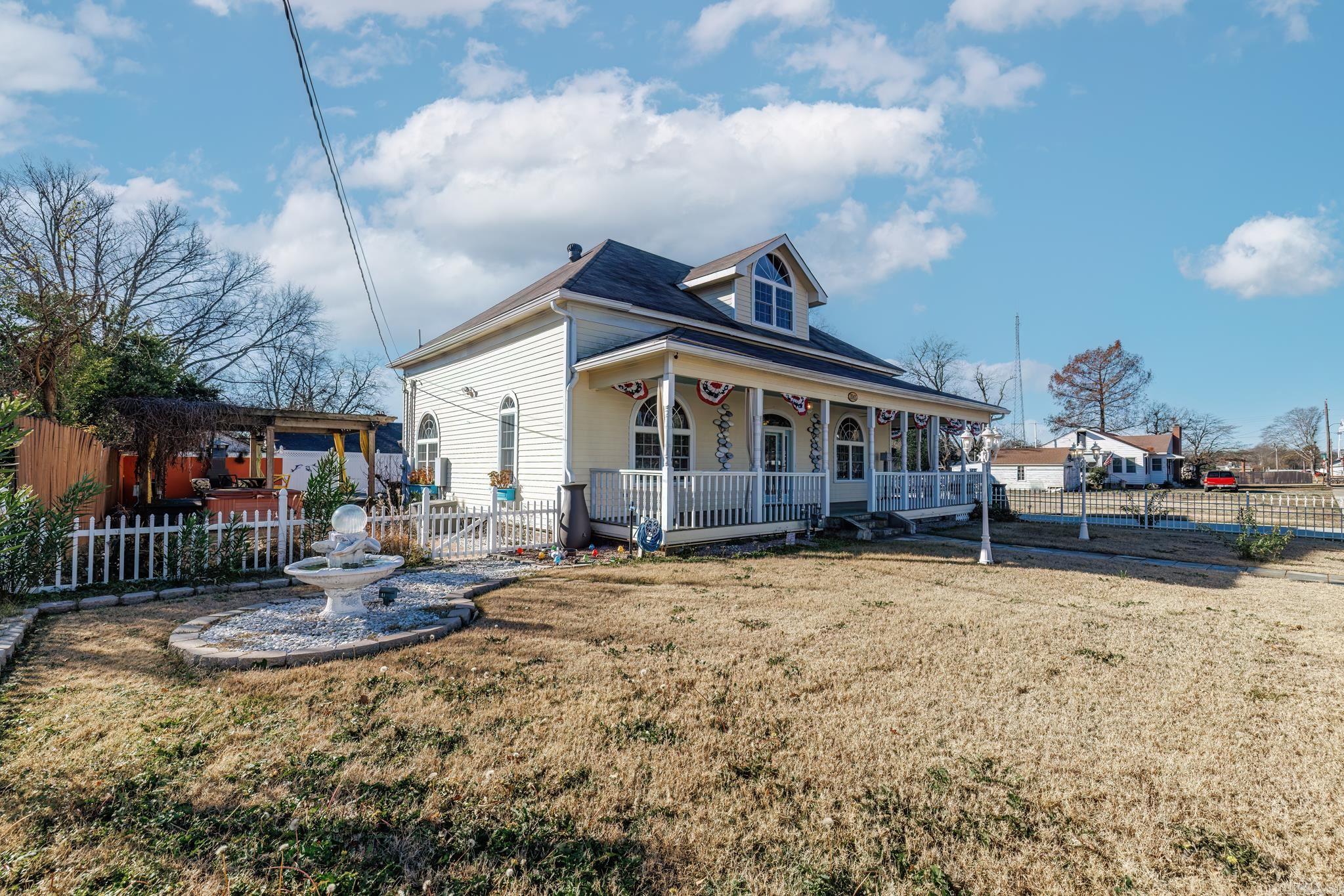 1043  Clinton  Arkadelphia, AR