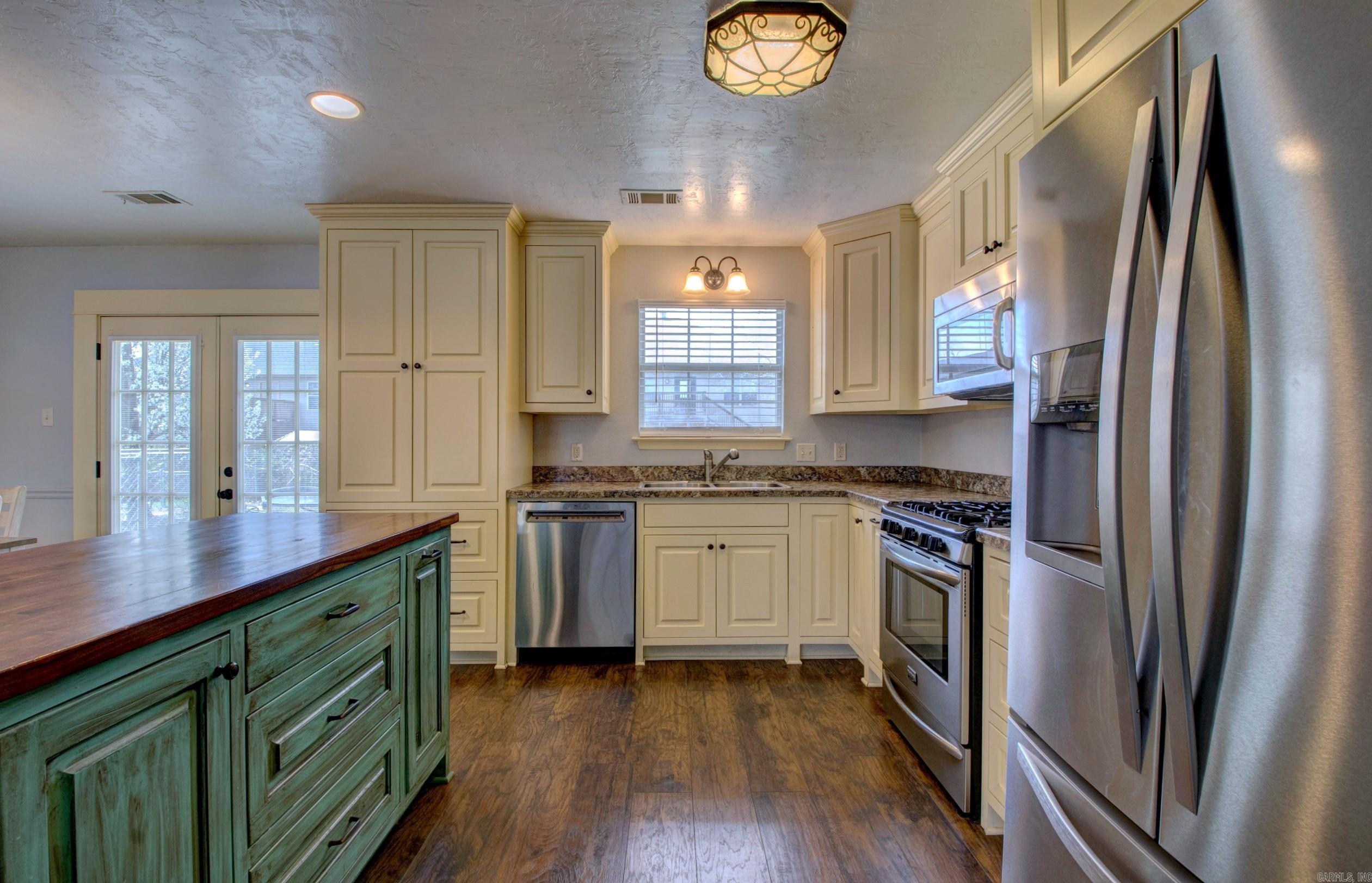 3002  Frendall  Benton, AR