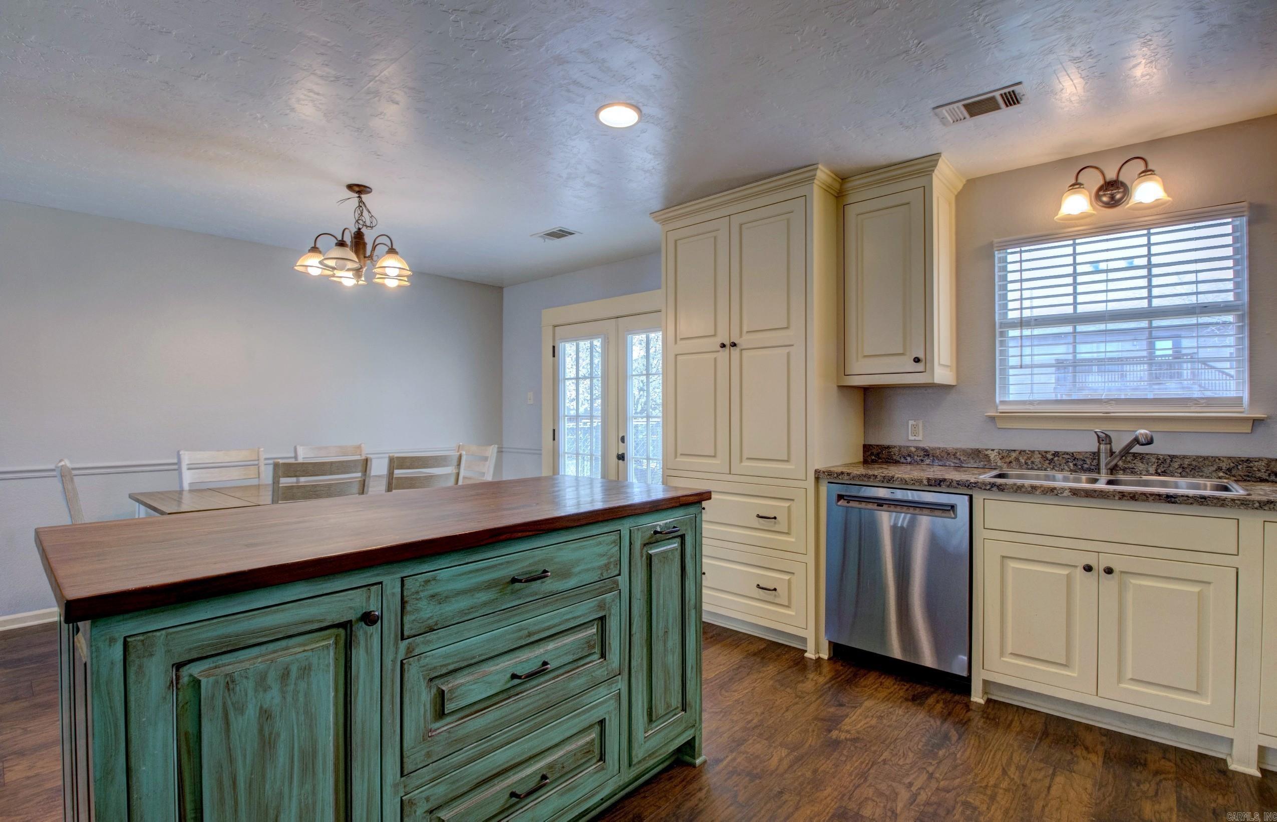 3002  Frendall  Benton, AR