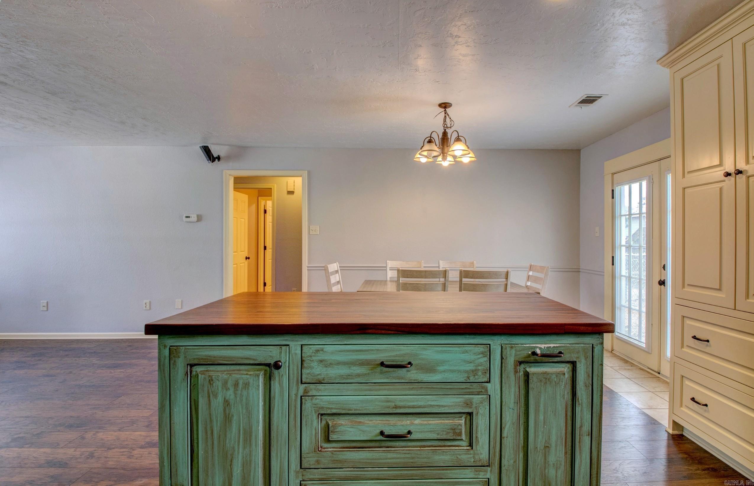 3002  Frendall  Benton, AR