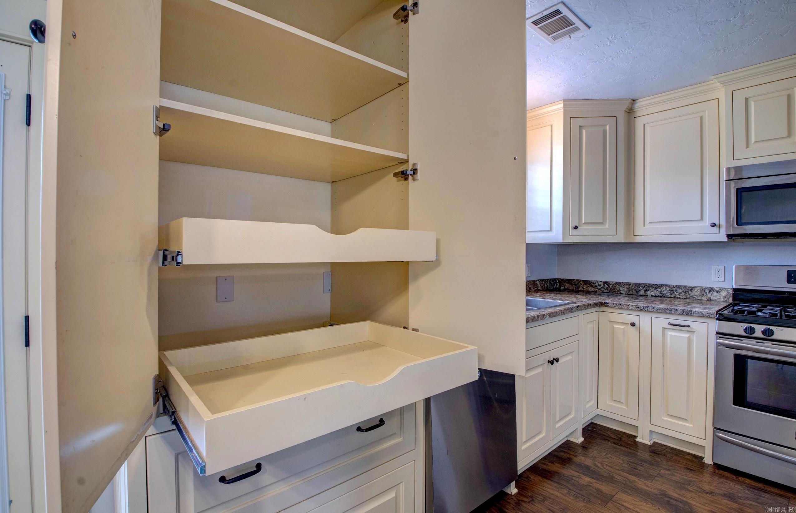 3002  Frendall  Benton, AR