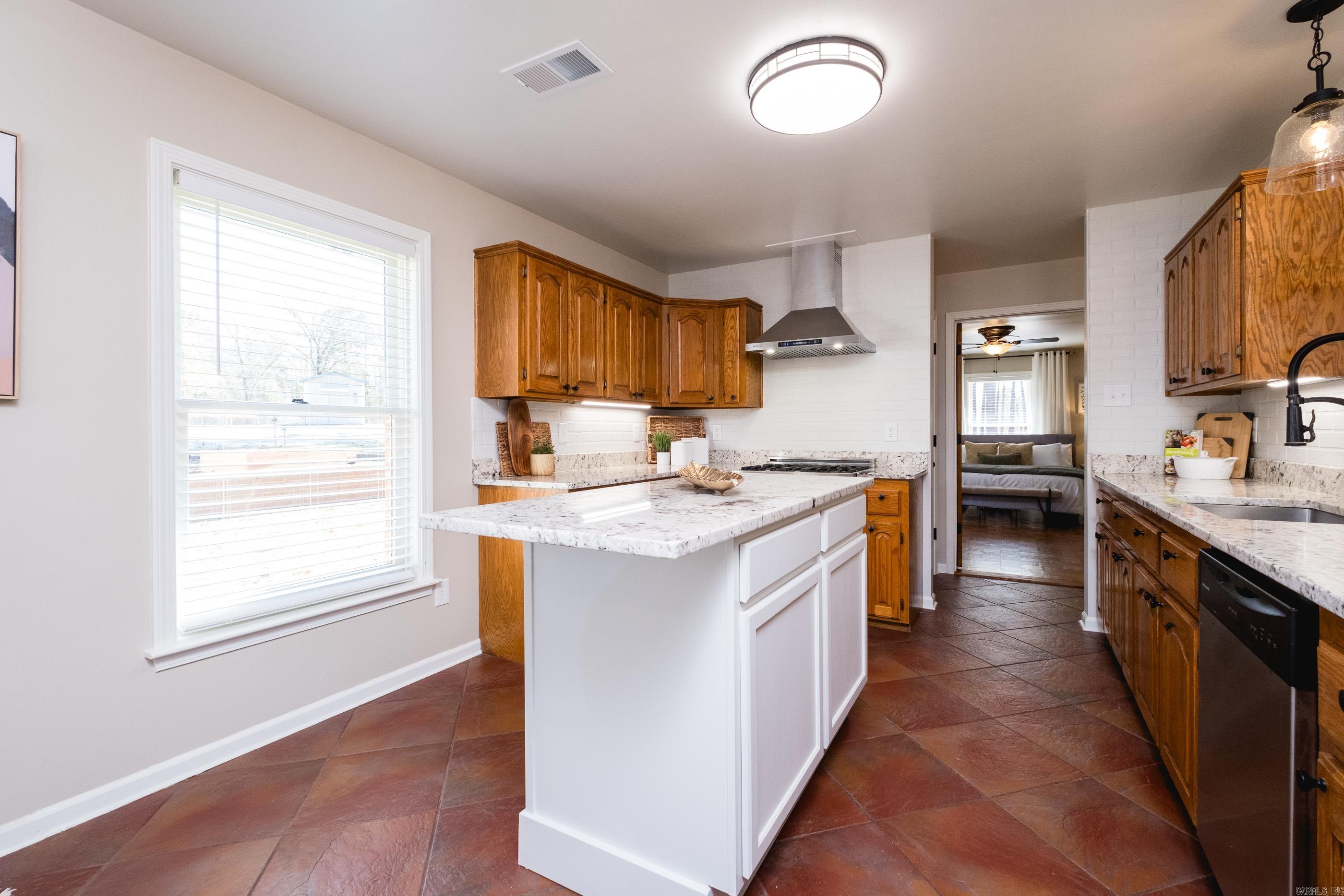 18719  Newton  Roland, AR