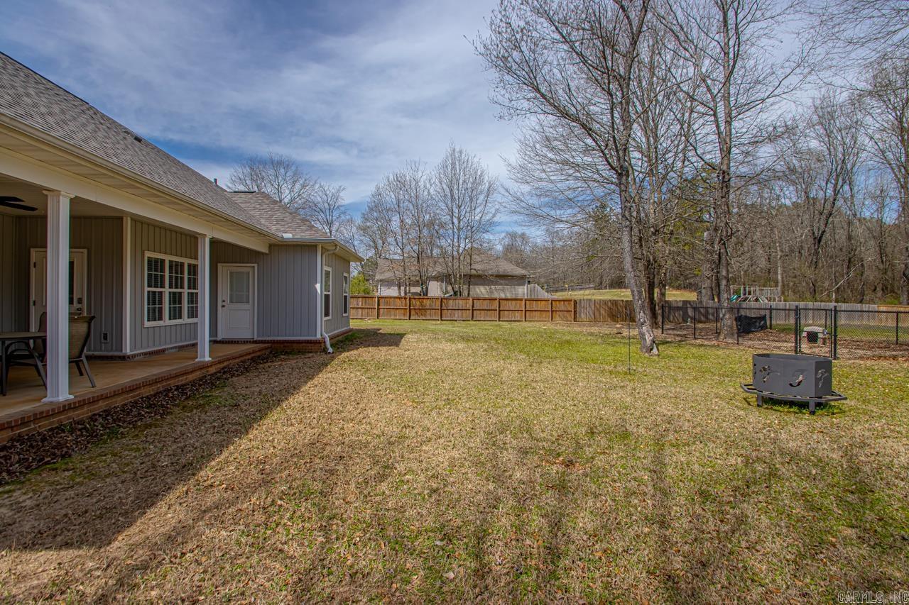 21274  Meadows Acres  Hensley, AR