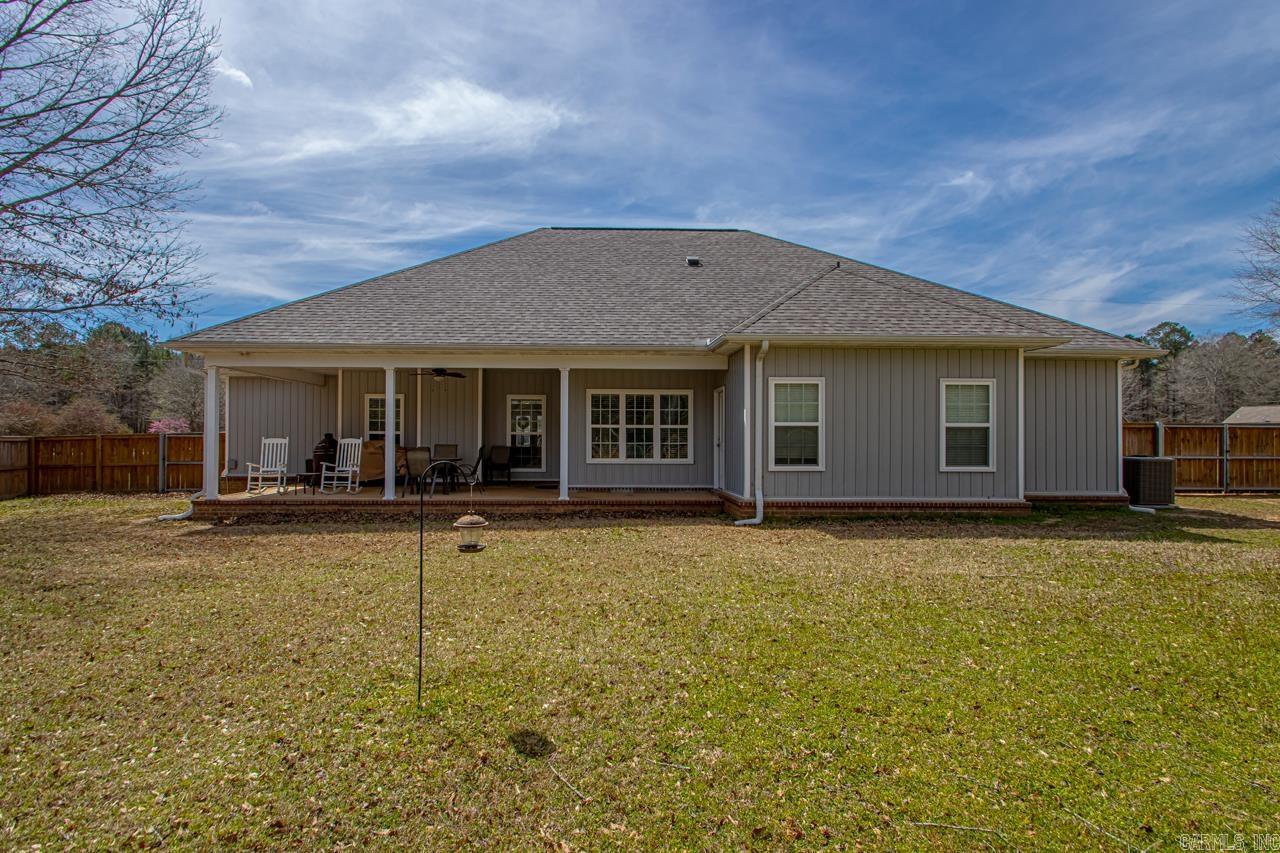 21274  Meadows Acres  Hensley, AR