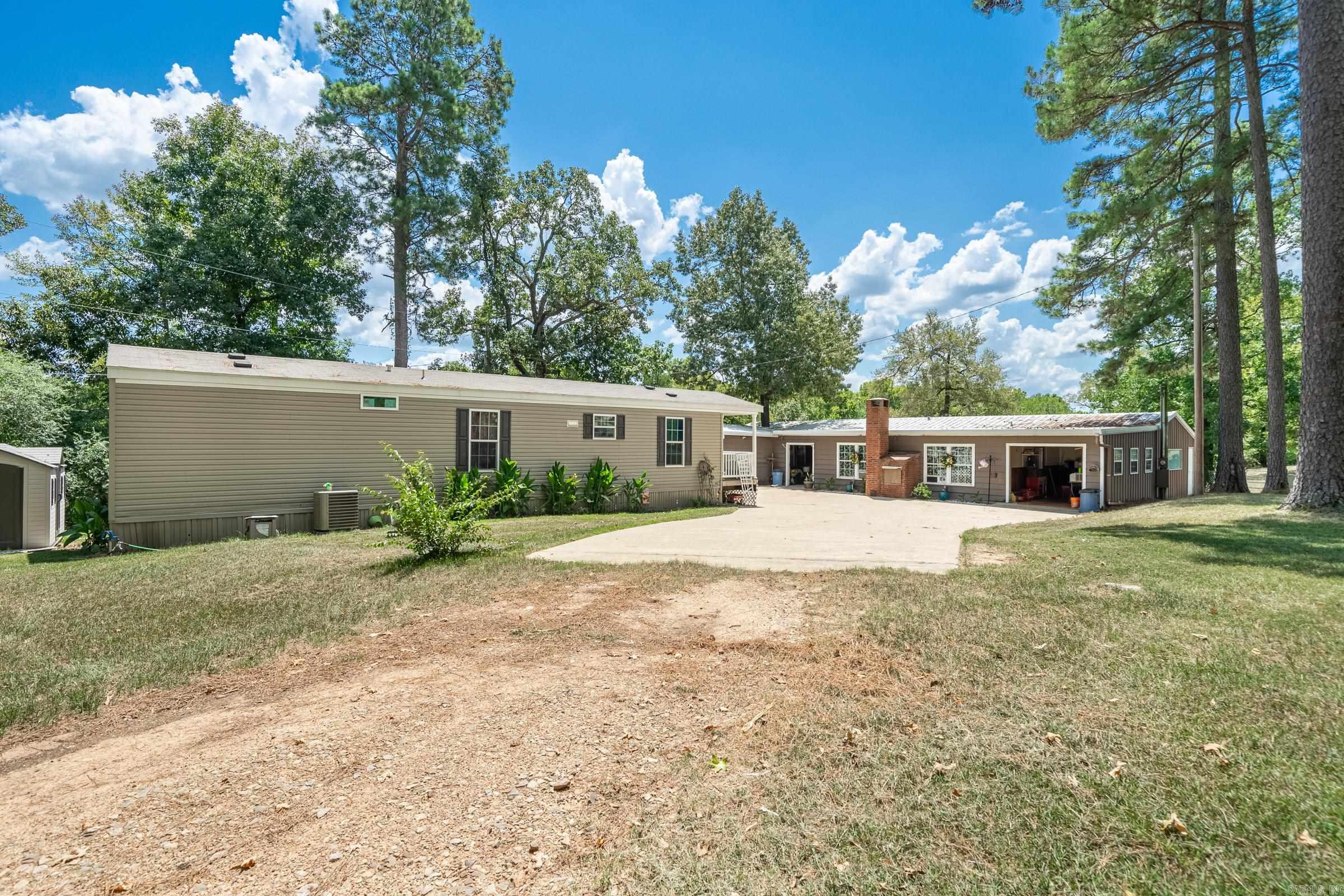 1734 Crosstrails Road De Queen, AR 71832