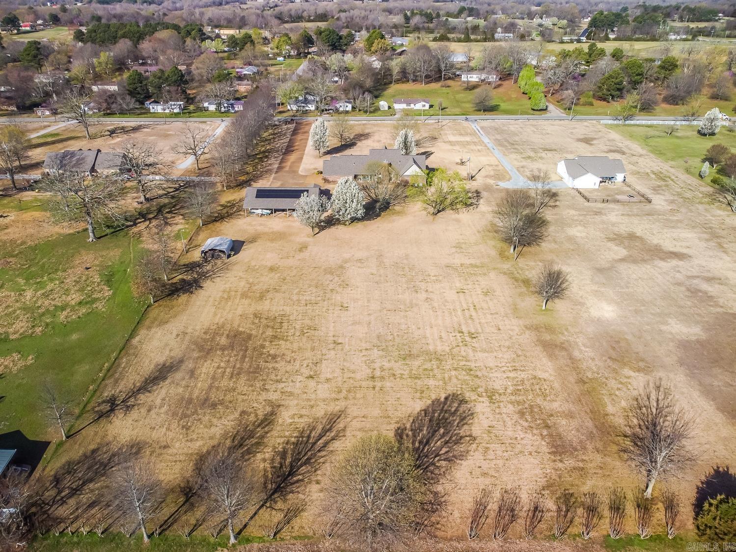 1300 N Locust  Newark, AR