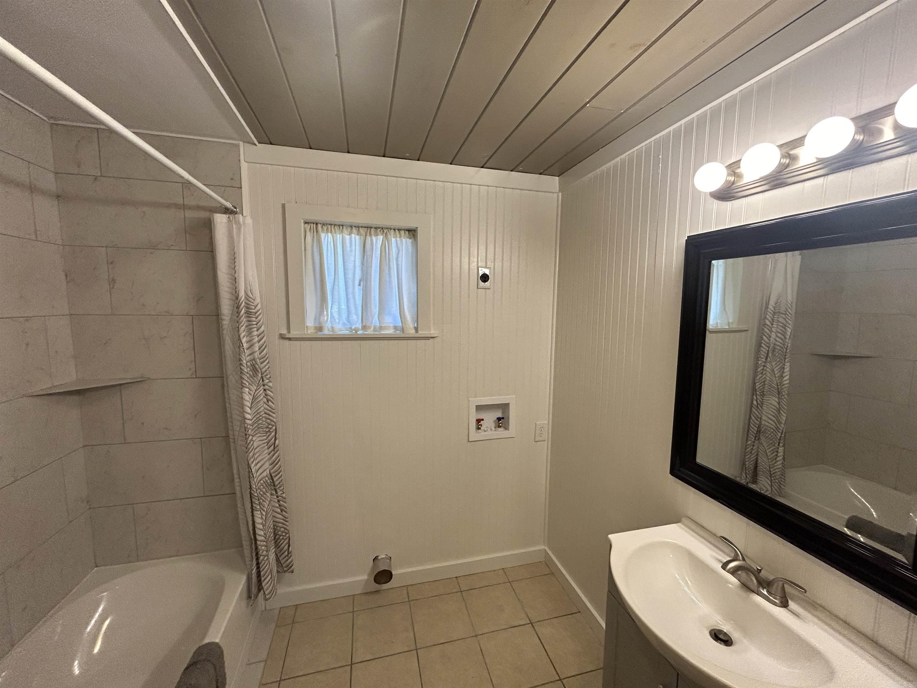 415 E Main  Bradford, AR