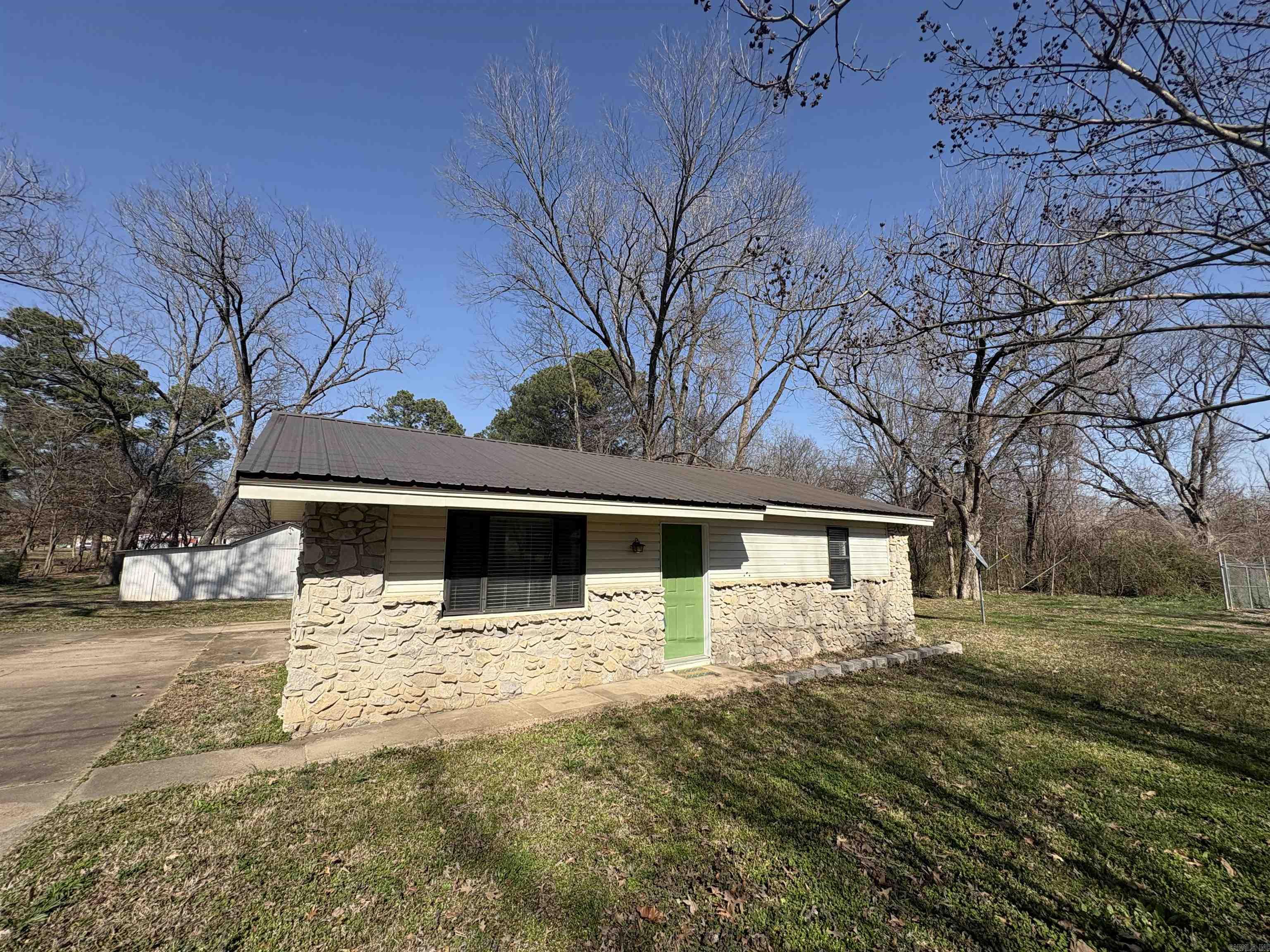 415 E Main  Bradford, AR