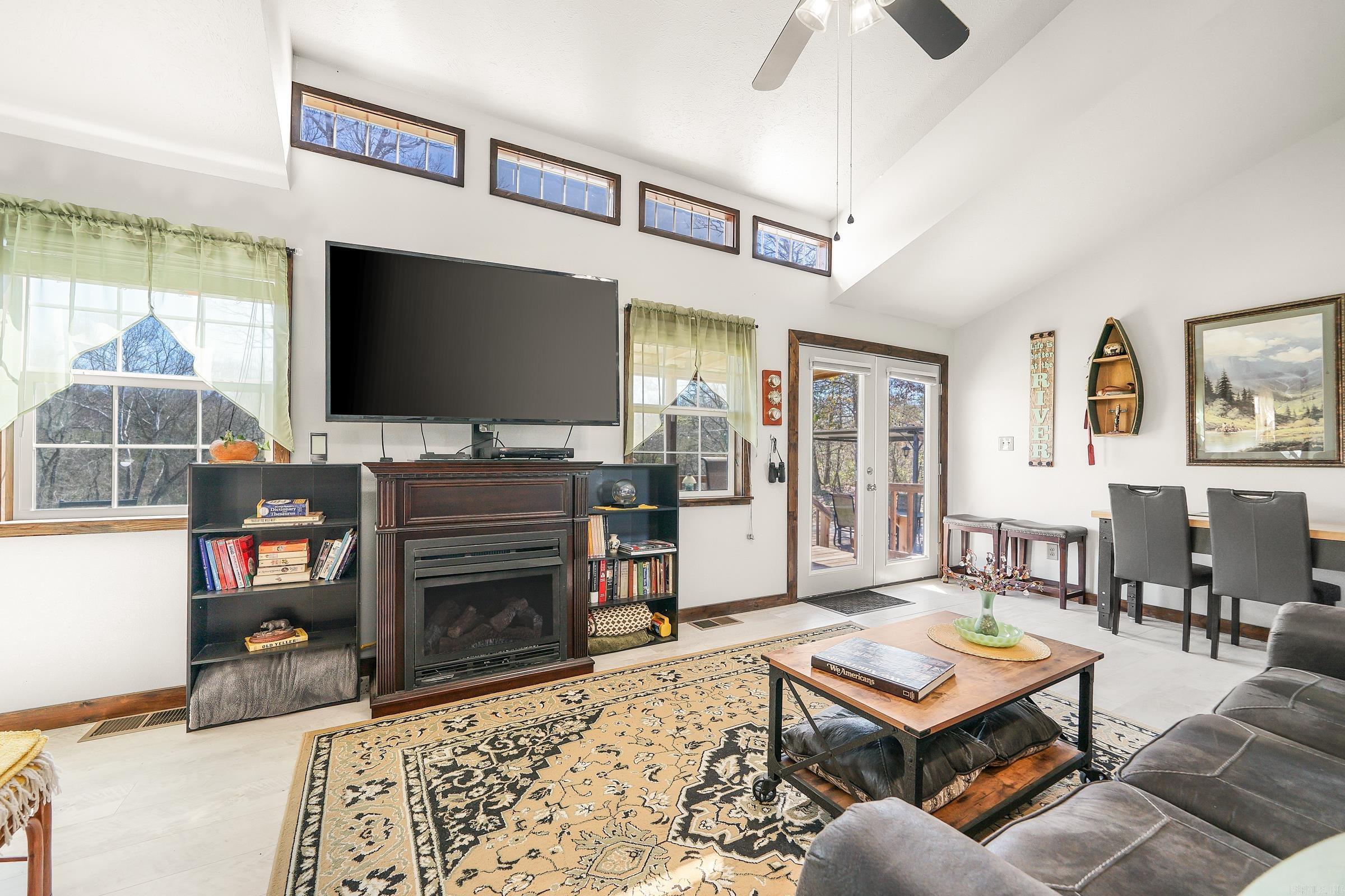 539  Clinton Crossing  Gillham, AR