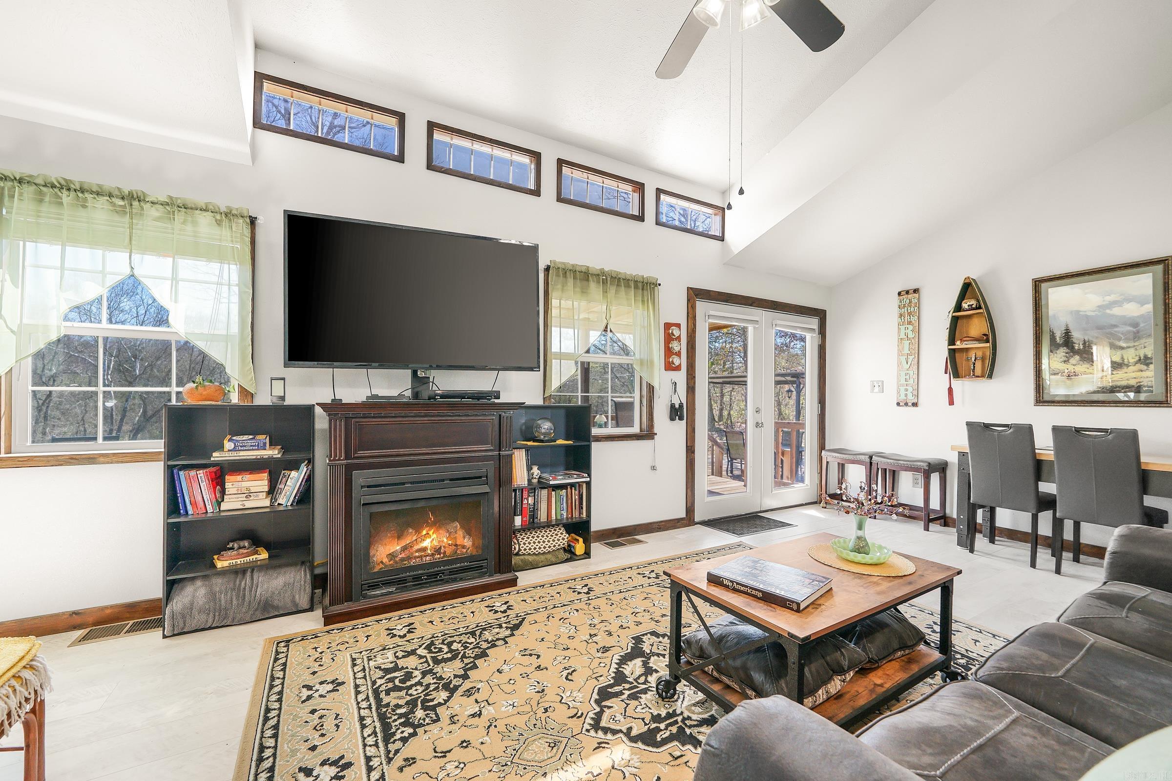 539  Clinton Crossing  Gillham, AR