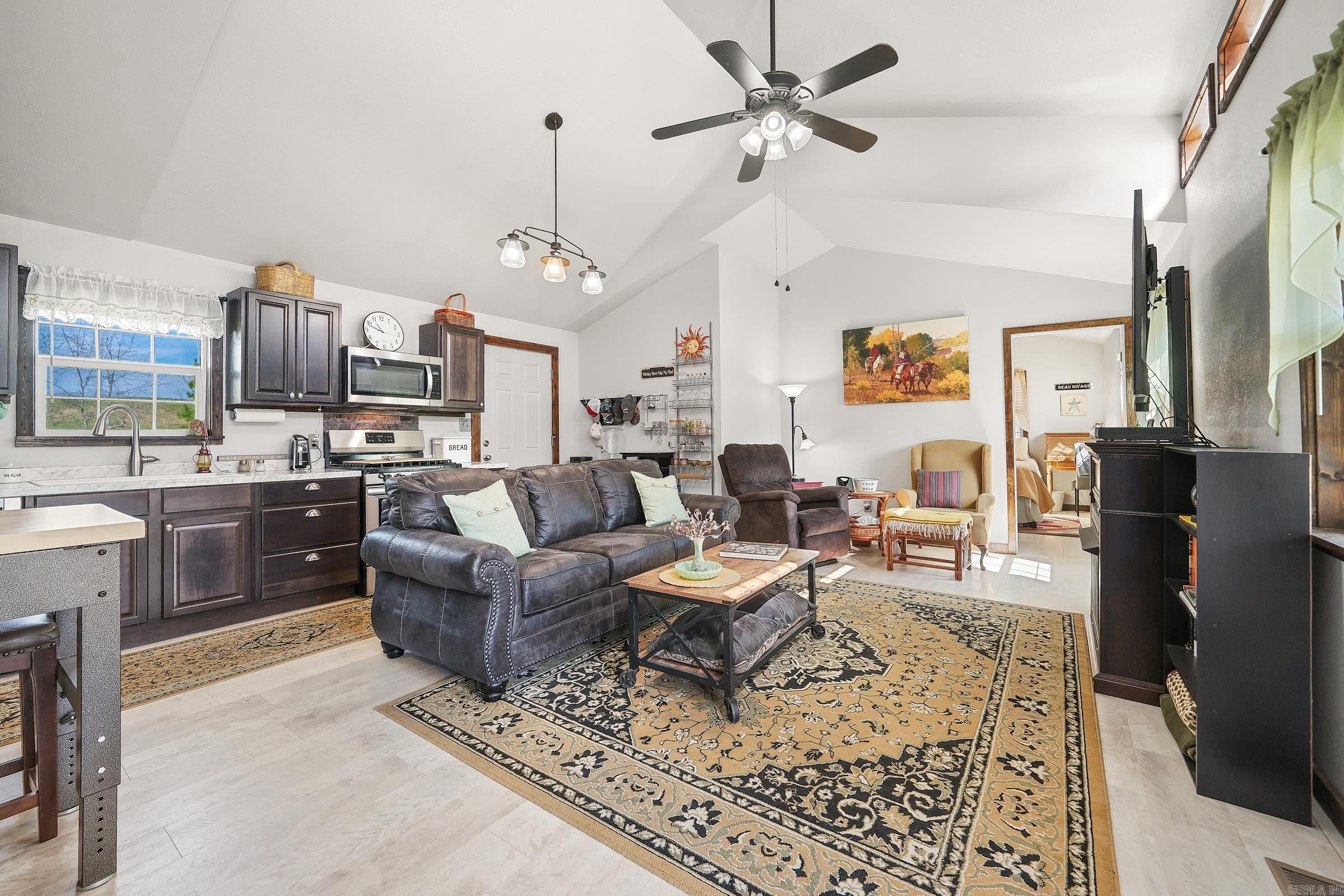 539  Clinton Crossing  Gillham, AR