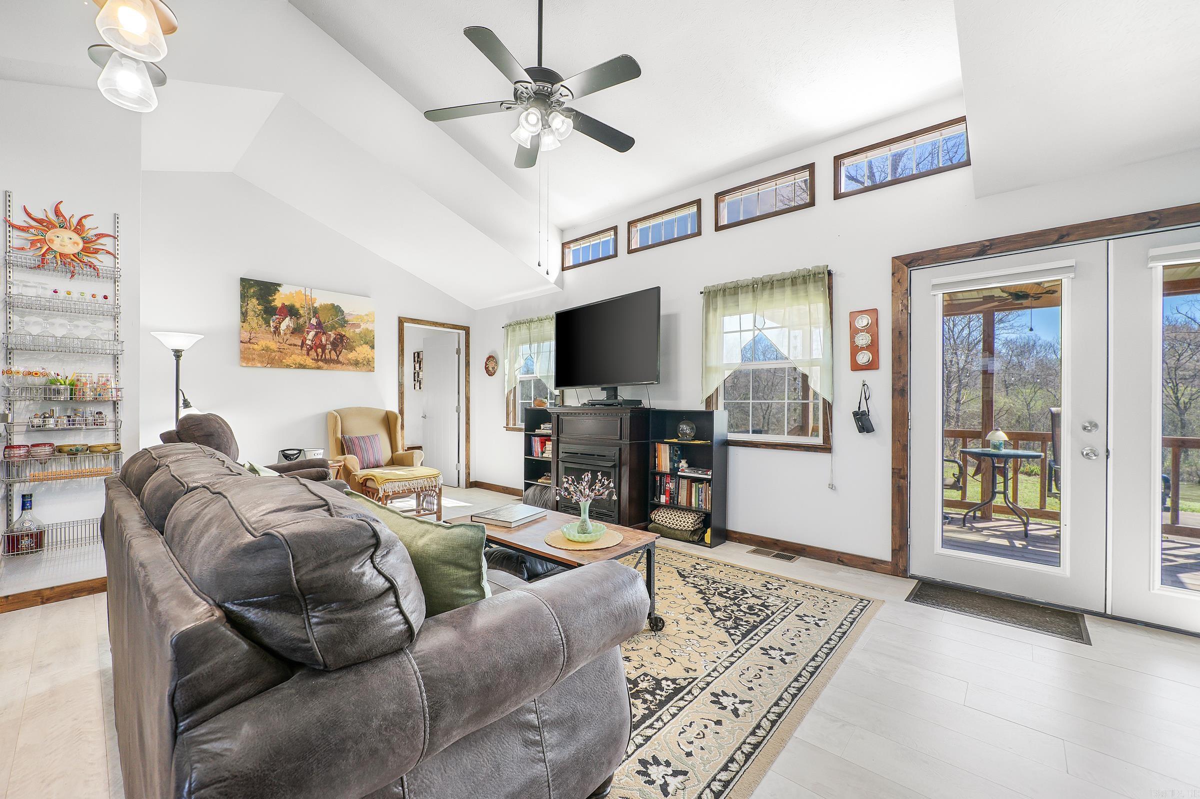 539  Clinton Crossing  Gillham, AR