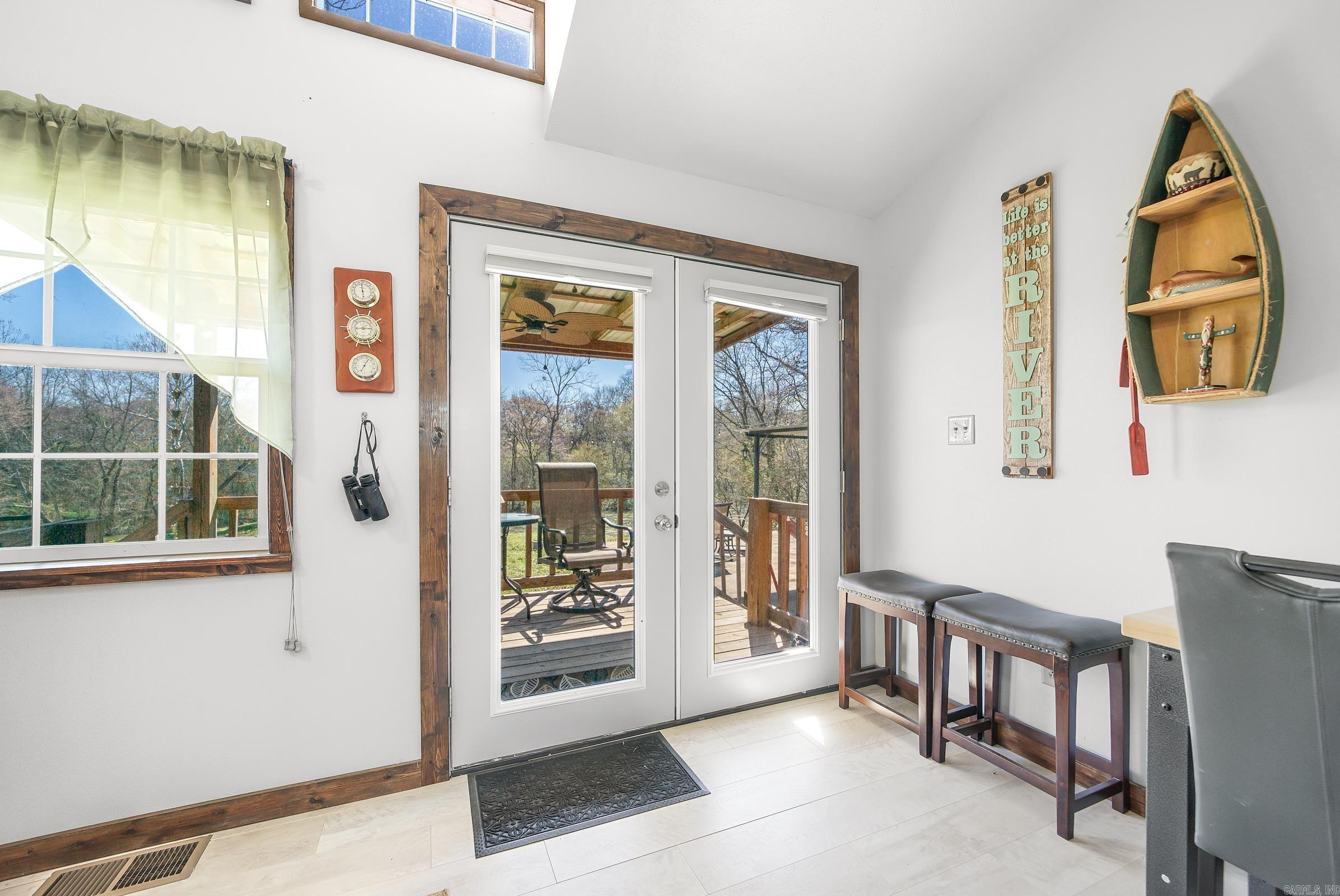 539  Clinton Crossing  Gillham, AR