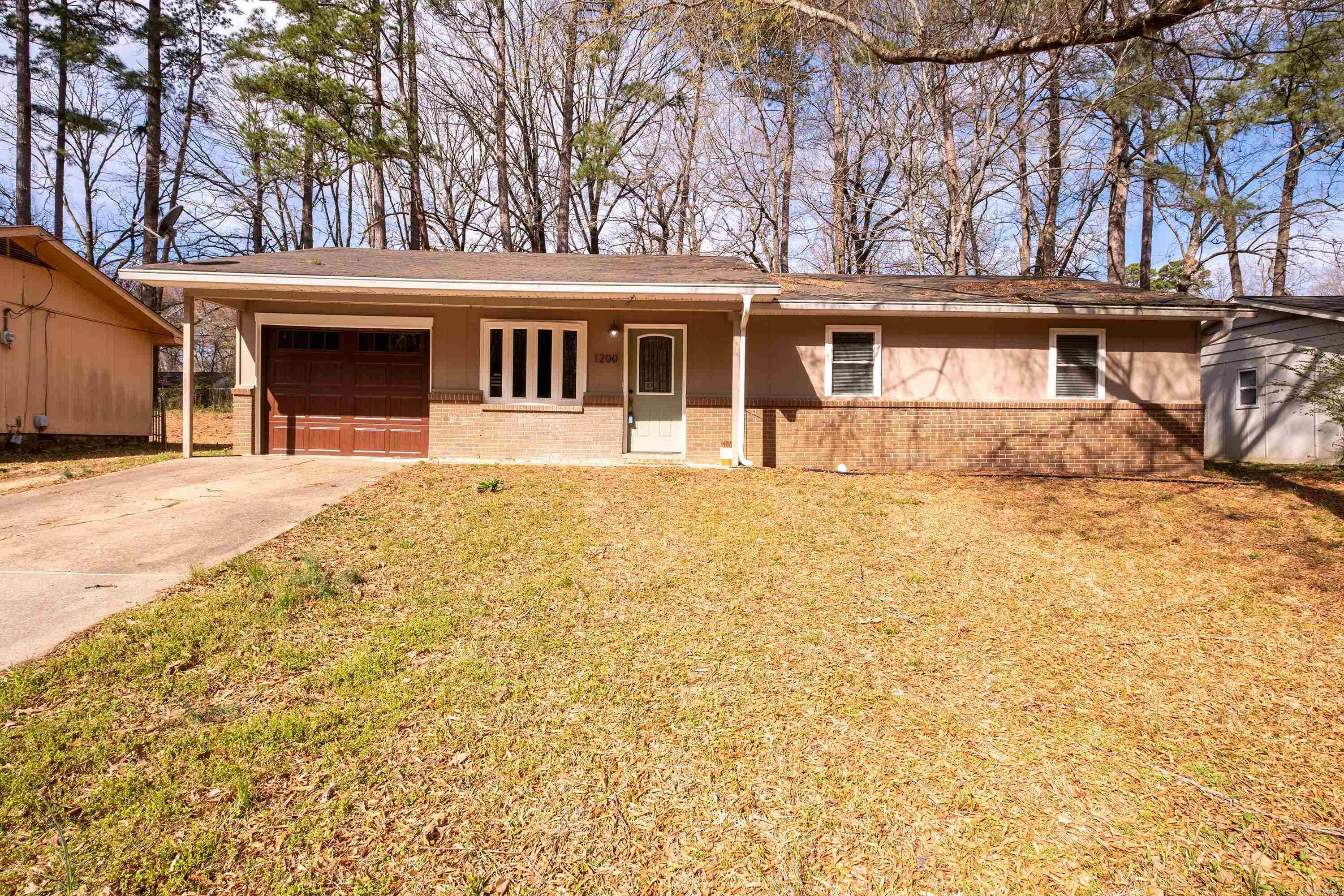 1200  Chris  Benton, AR
