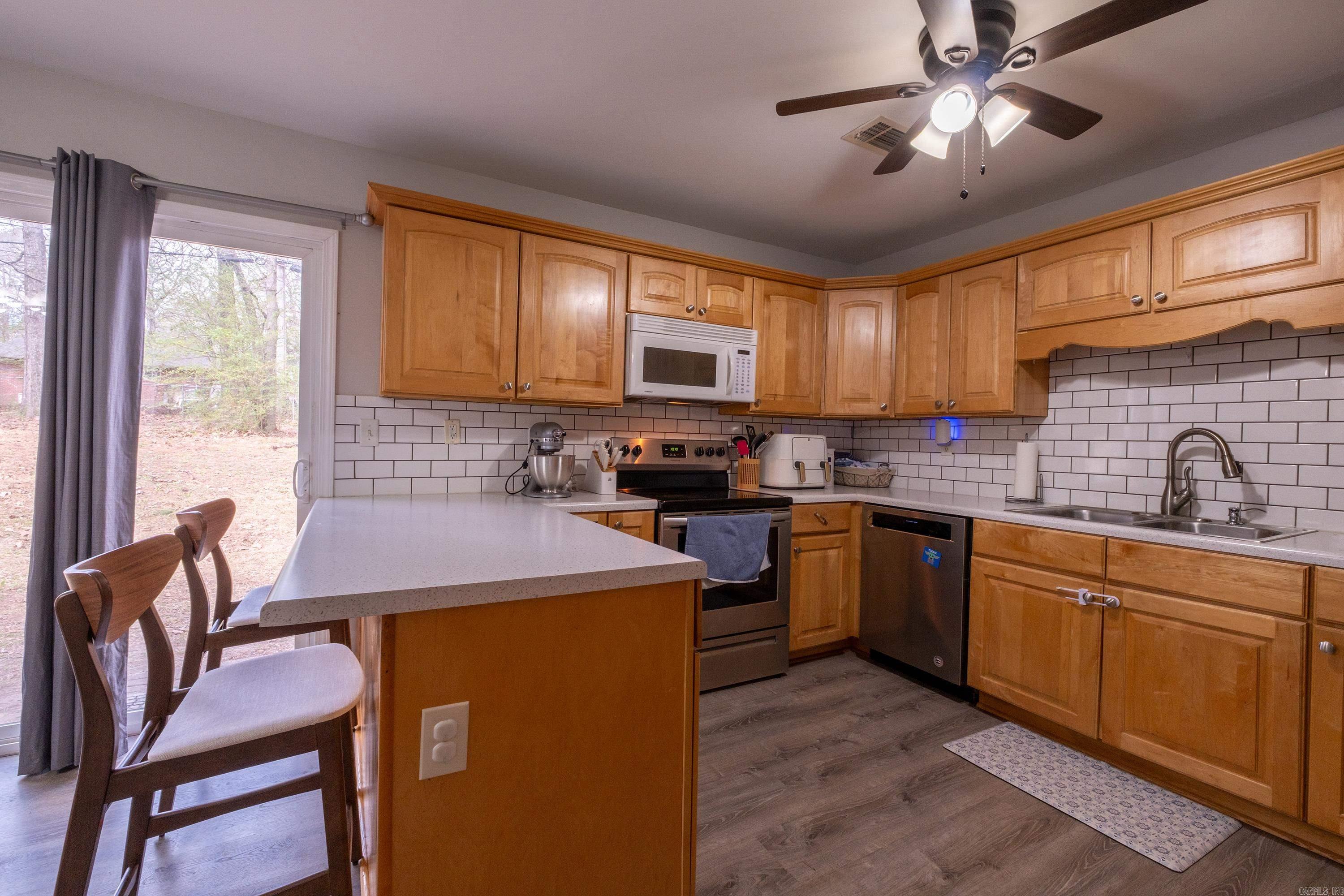 1200  Chris  Benton, AR